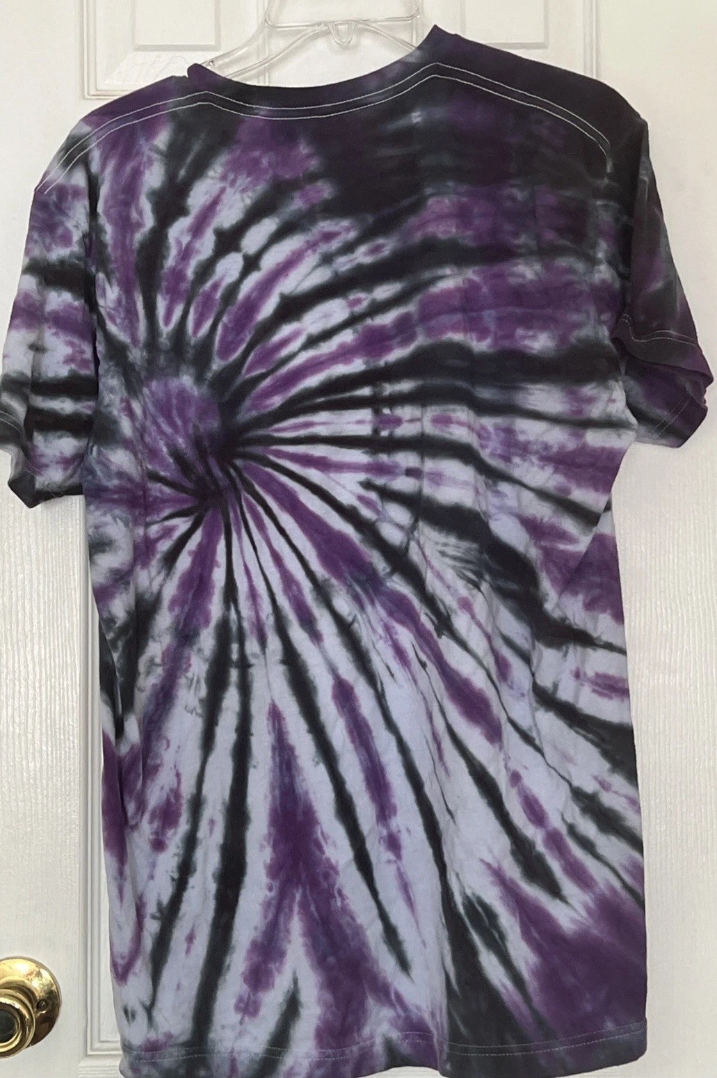 Happy Hour Hand Dyed In Long Beach Essential Purple Tie Dye T Shirt Mens Large gallery