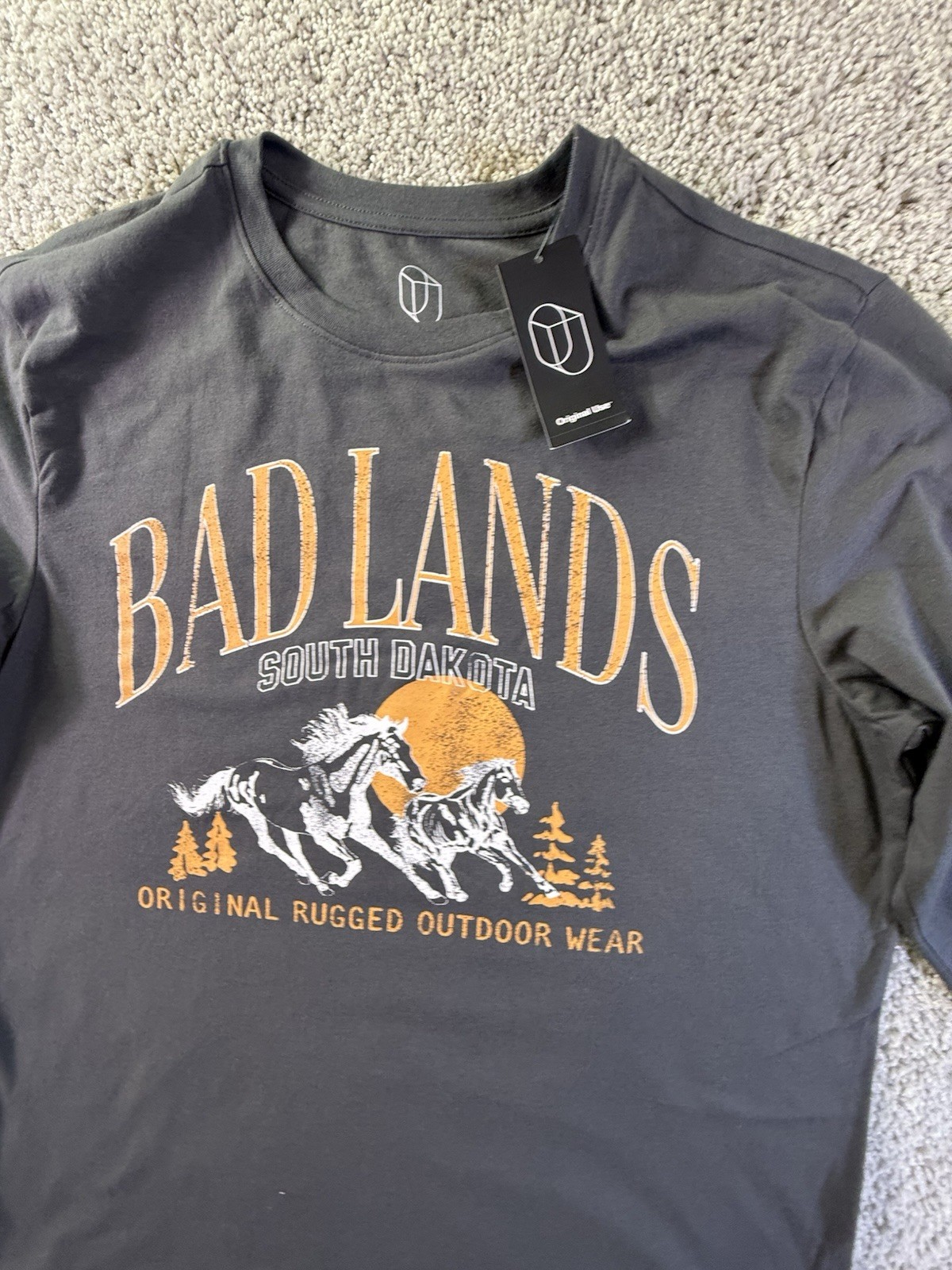 NWT Original Use Men's Bad Lands South Dakota Long Sleeve T-Shirt Grey Medium gallery