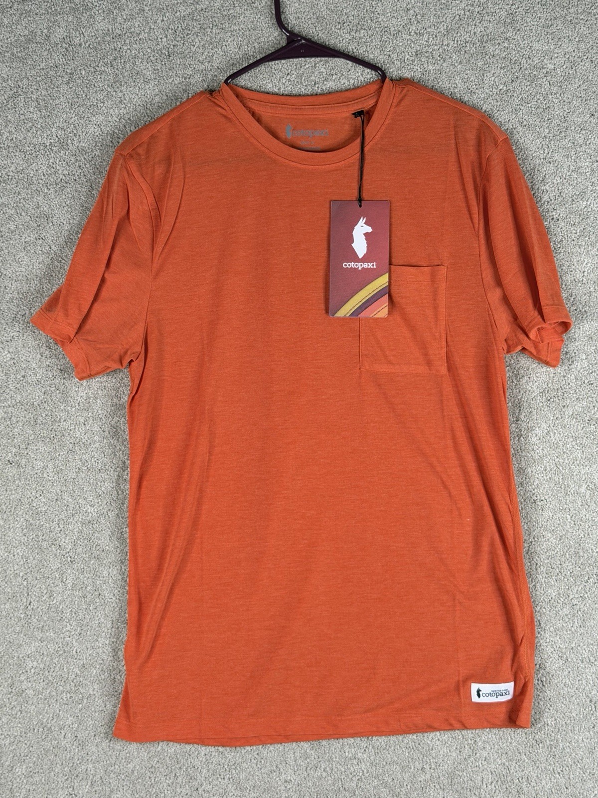 Cotopaxi Shirt Men’s Medium Orange Paseo Travel Short Sleeve Pocket Tee New