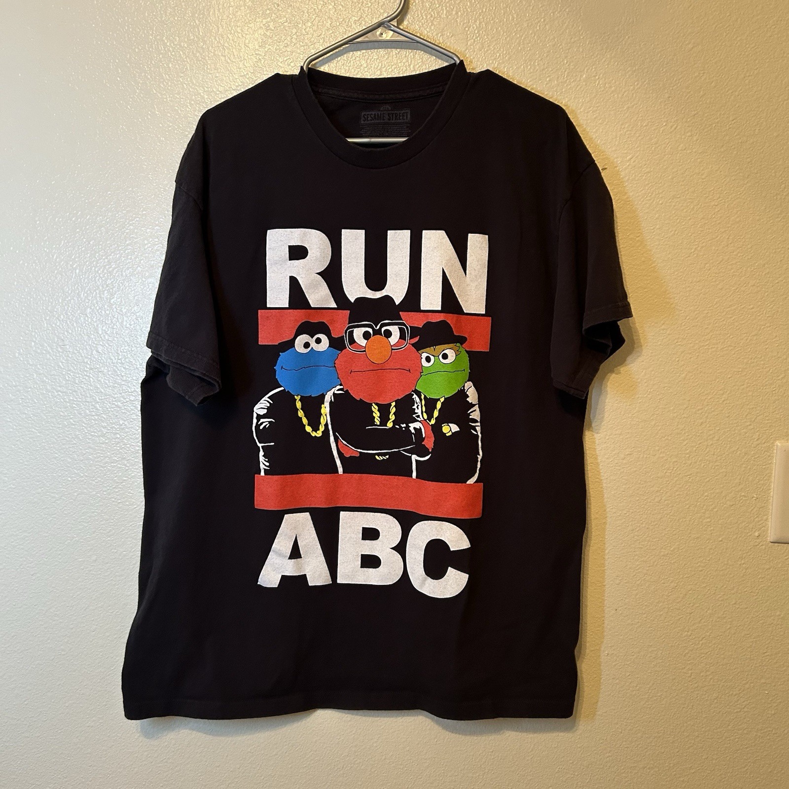 Vintage Sesame Street Run ABC Shirt XL Cookie Monster Elmo Hip Hop Run DMC BG17 gallery