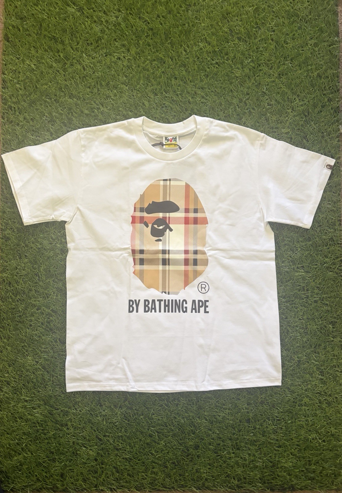 A Bathing Ape BAPE Men’s White Graphic Logo Print Crew Neck T-Shirt Size L gallery