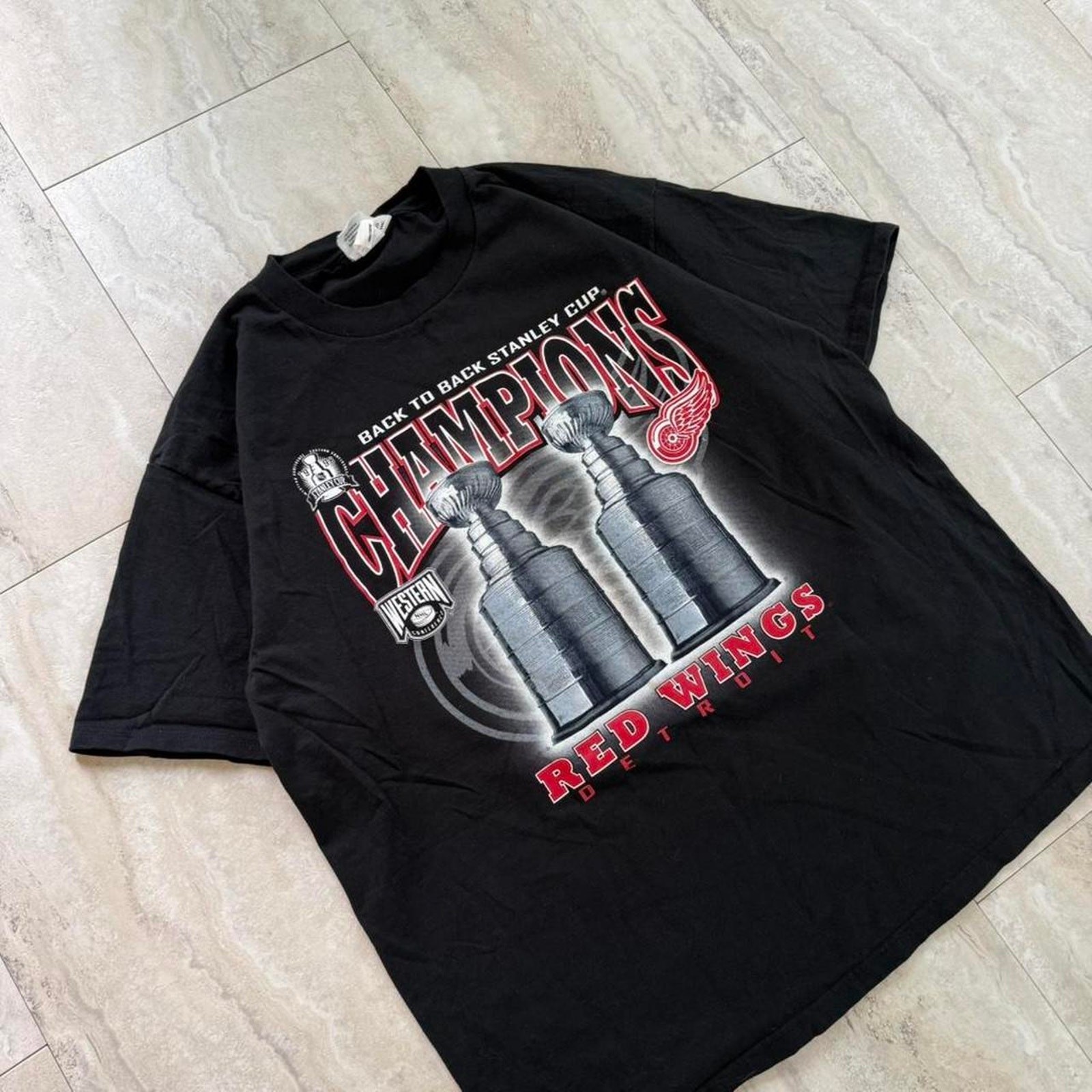 Vintage 1998 Detroit Red Wings Stanley Cup Champions BacktoBack NHL Graphic Tee gallery