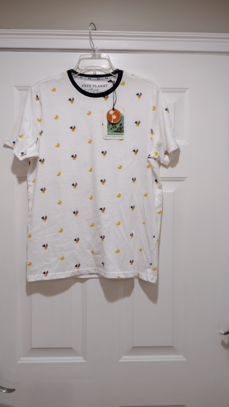 Free plant NWT Eco Friendly Men's Shirt Size Medium gallery