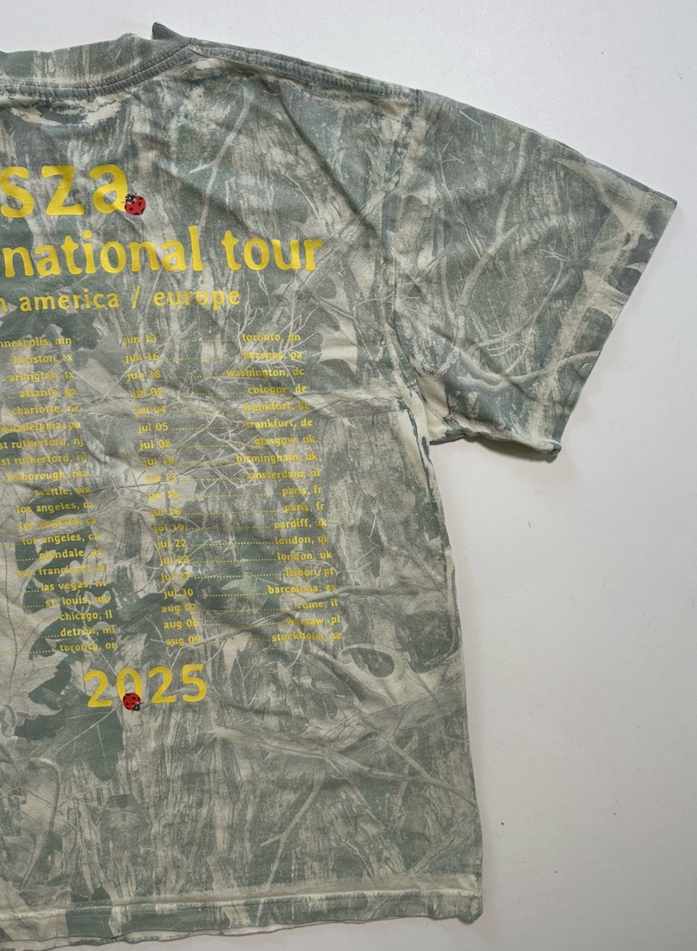 SZA Grand National Tour 2025 Official Merchandise Camo Ladybug Shirt Size M gallery