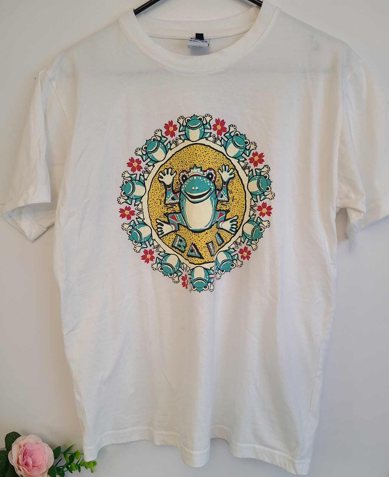 Vintage Frog Bali Pop Art University Of Leisure Men T-Shirt White, Size M gallery