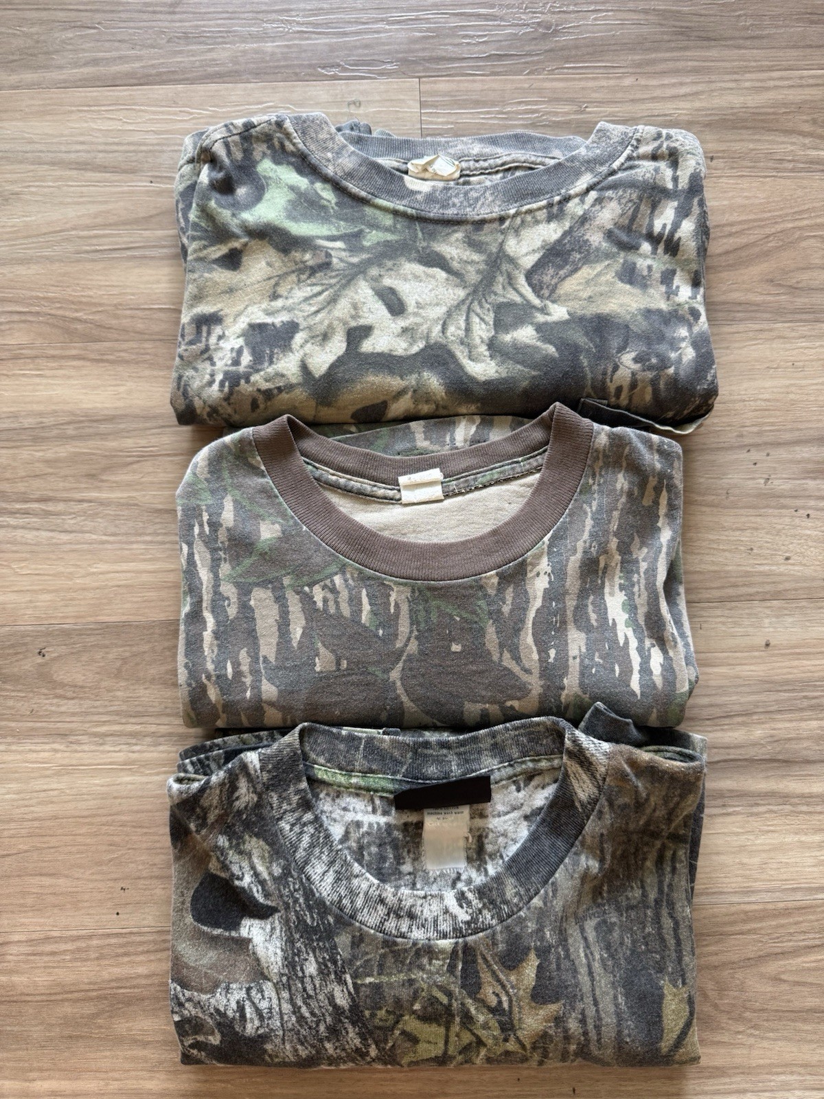 Lot of 3 Vintage Mossy Oak and Realtree Camo Long Sleeve Pocket T-Shirts gallery