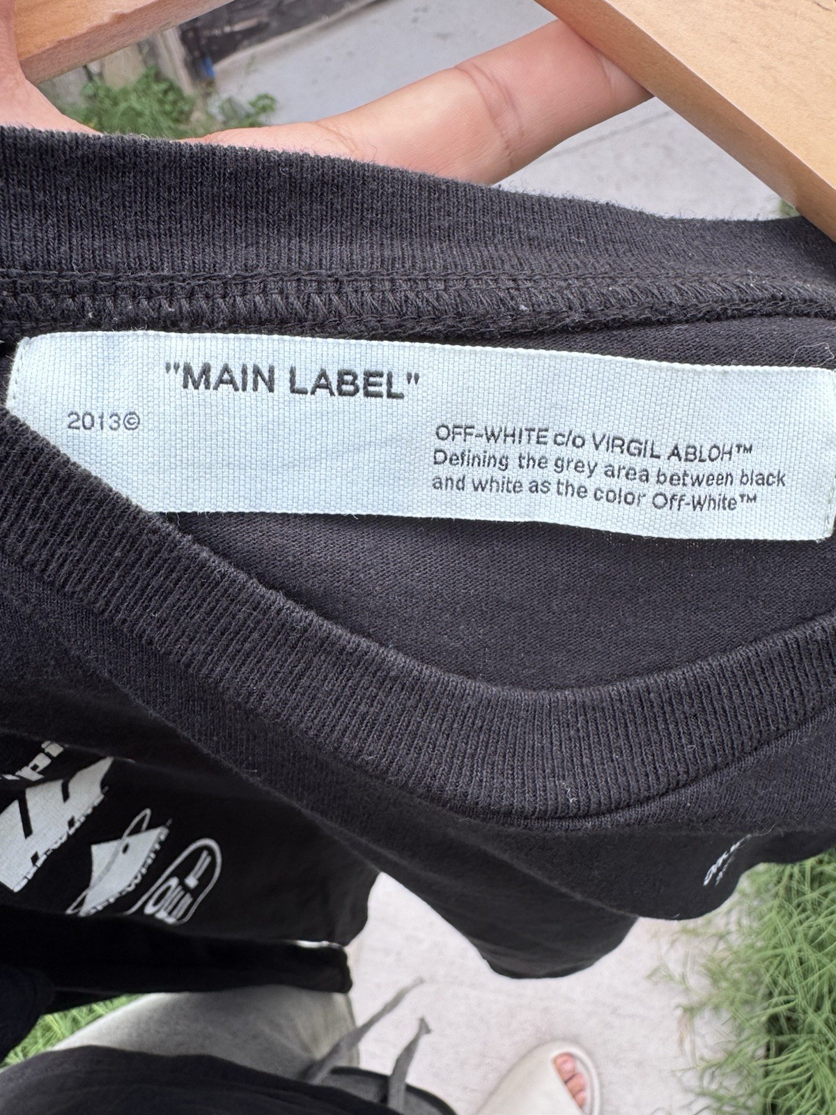 Off-White Mariana De Silva T Shirt Men Size M Black gallery