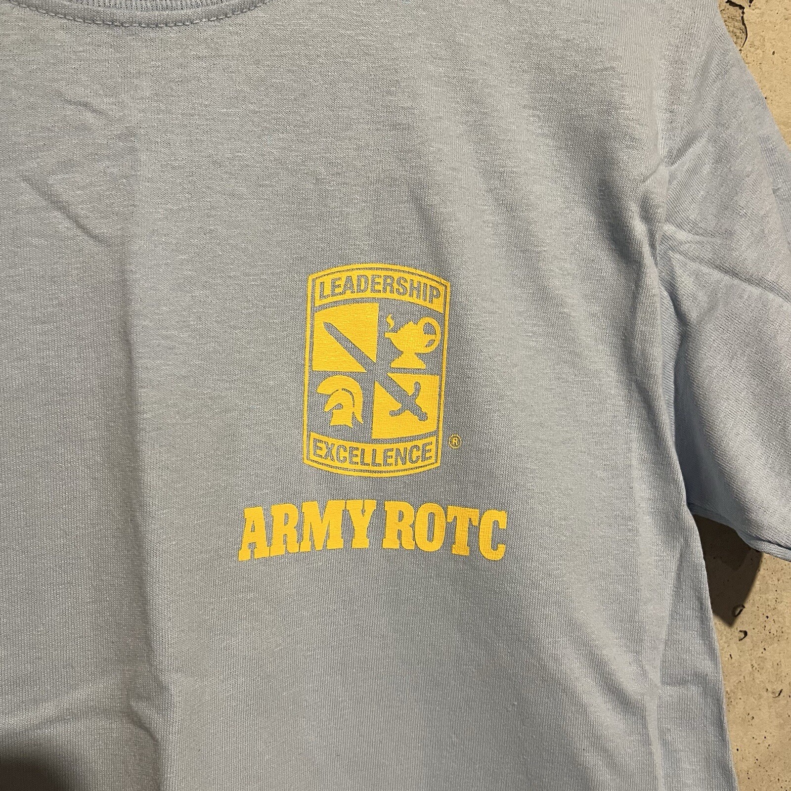 Army ROTC Men Leadership Excellence Crest Logo Blue T-Shirt Size Small NEW gallery