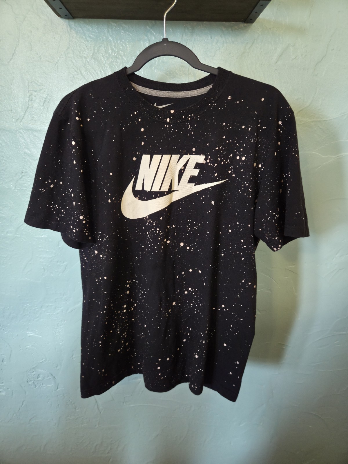 Nike Men’s Graphic Print Size Medium (M) Black T-Shirt Paint Splatter