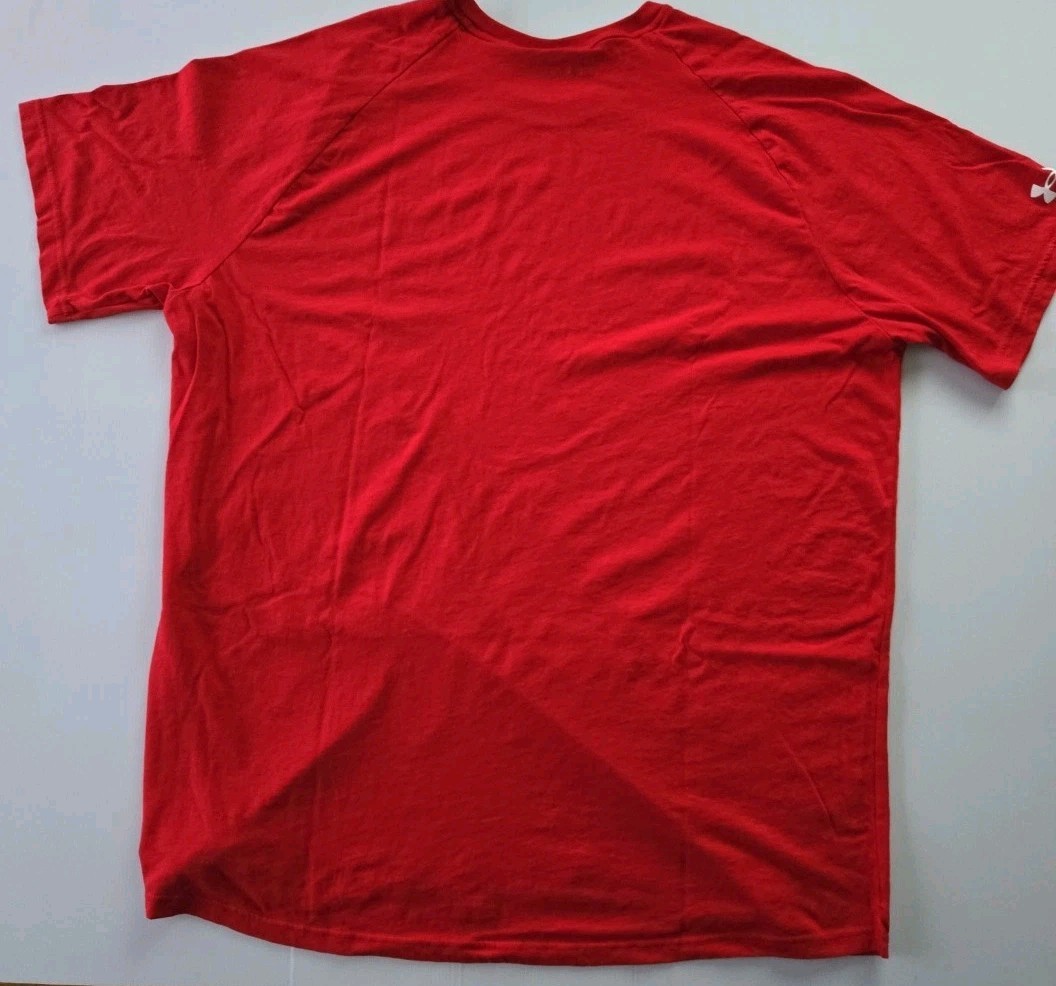 Under Armour Men's 3XL Red Loose Fit Activewear Casual Tee Split Tail-EUC gallery