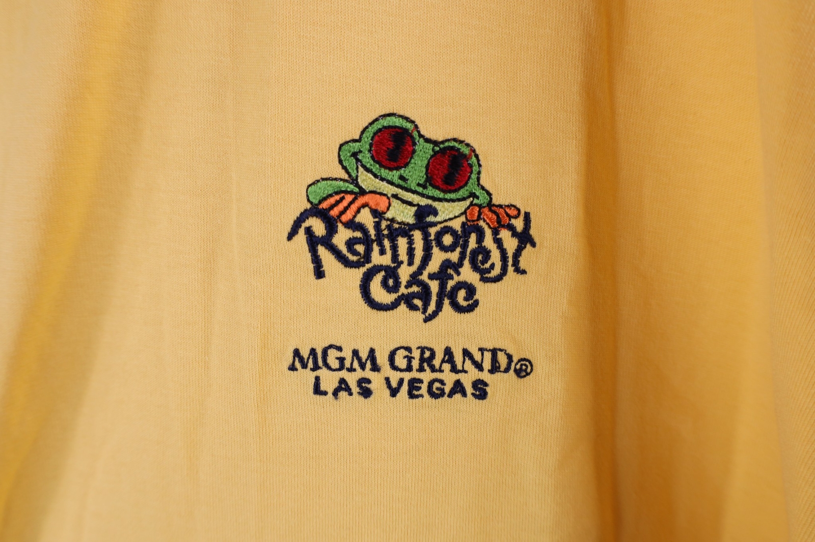 Deadstock Vintage Rainforest Cafe Mens XL Spell Out Las Vegas MGM Grand T-Shirt gallery