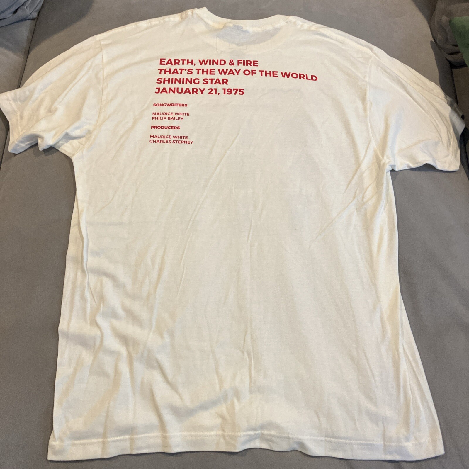 NWOT- The Thread Shop- Earth Wind & Fire- Shining Star- Double Sided T Shirt- XL gallery