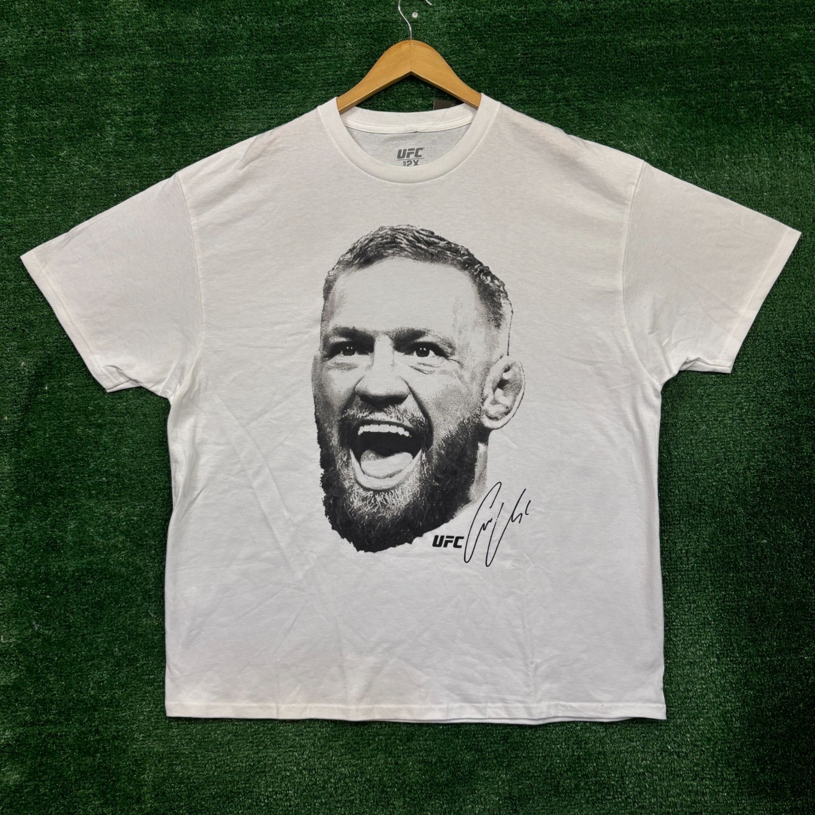 UFC Conor McGregor Autographed Headshot T-Shirt Size 2X