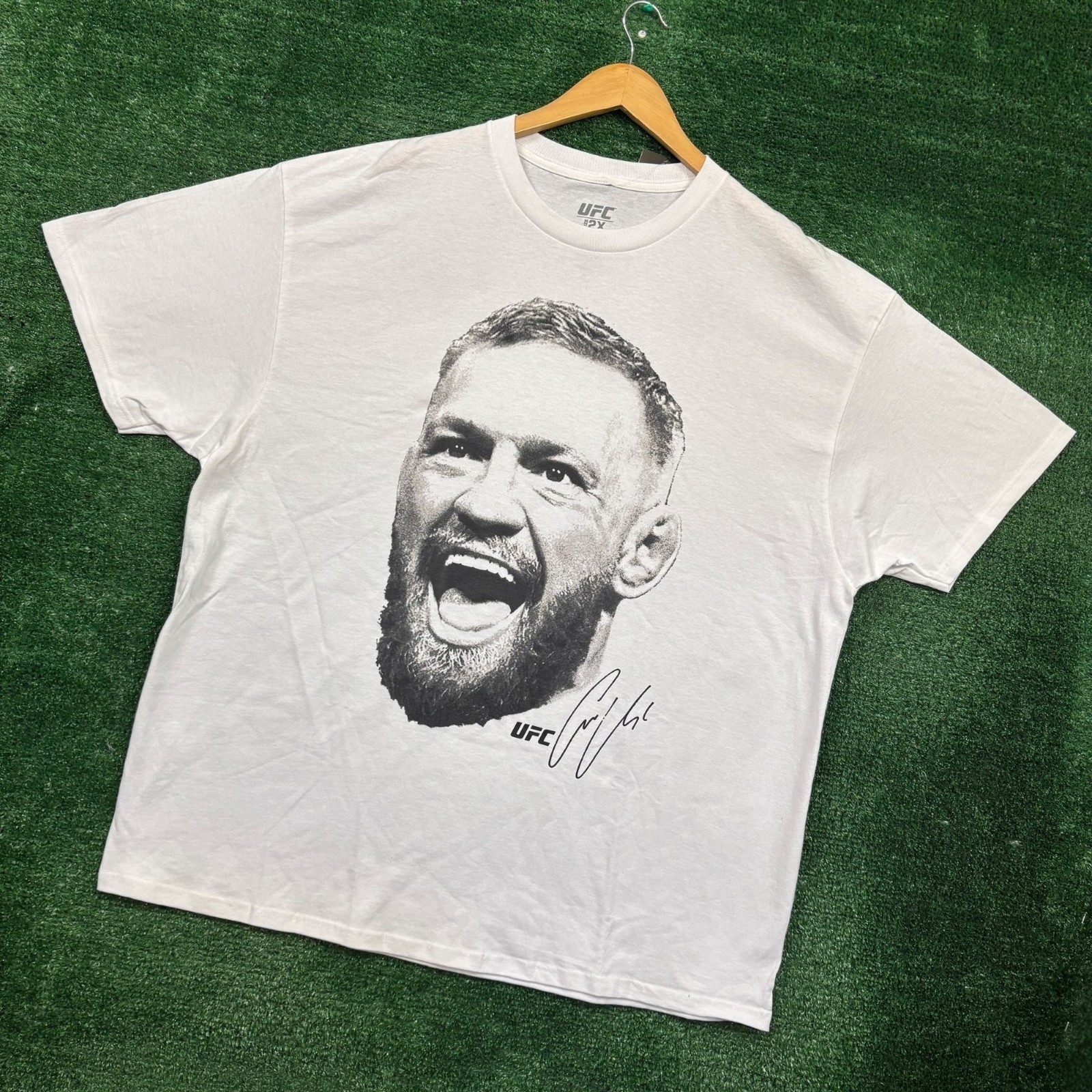 UFC Conor McGregor Autographed Headshot T-Shirt Size 2X gallery