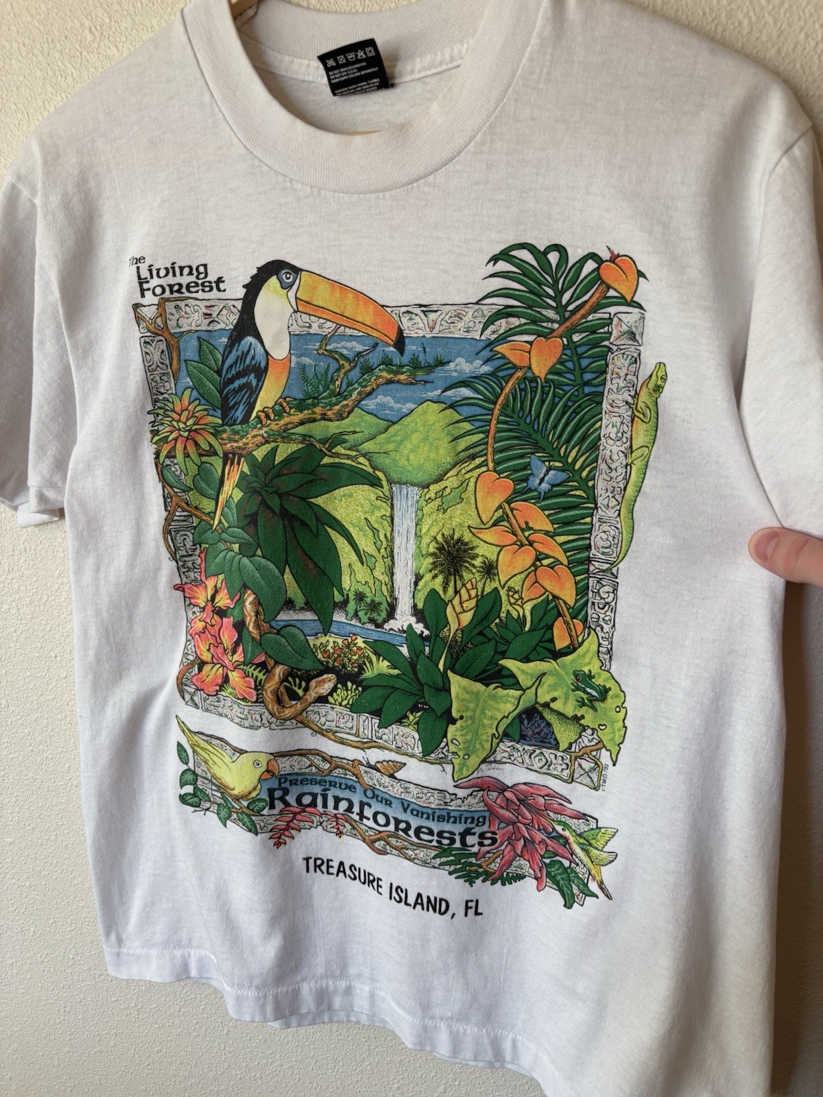 The Living Forest Vintage 90s Single Stitch Treasure Island Toucan T-shirt