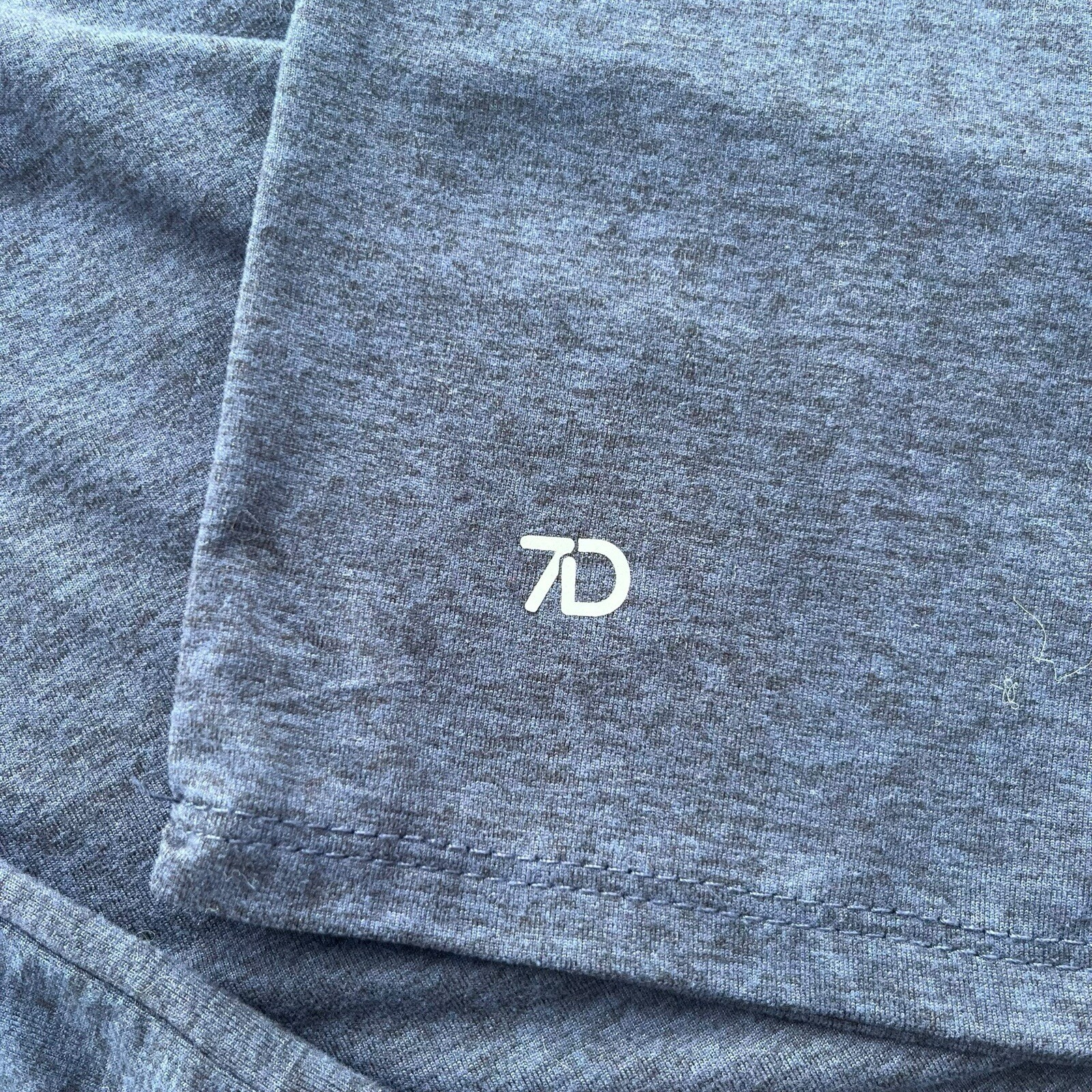 7 Diamonds Men L Blue Heather Core Henley Performance Long Sleeve Athletic Shirt gallery