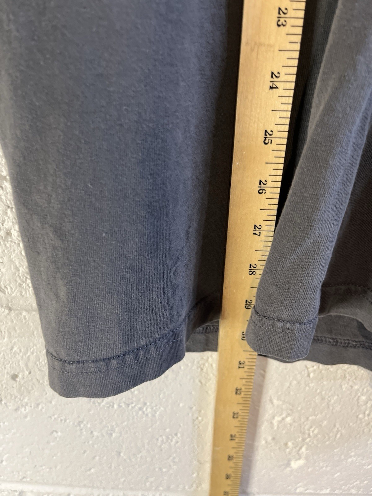 Vintage Y2K Famous Stars and Straps T-shirt Men’s Size XL Grey Graphic Logo gallery