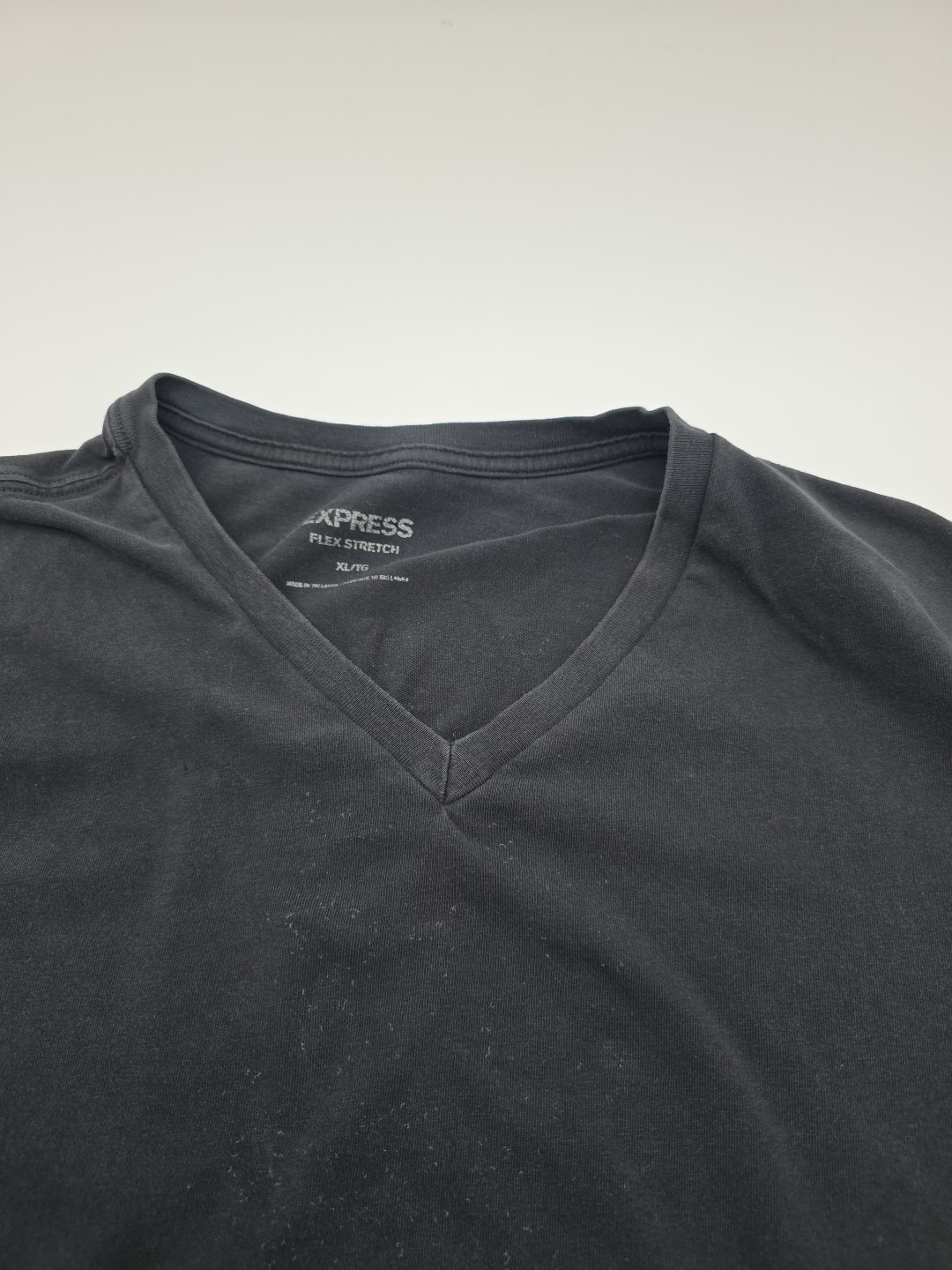 Express T-Shirt Men XL V-Neck Black Stretch Solid.#41160 gallery