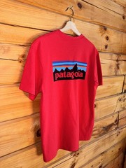 Patagonia Regular Fit Mountain Logo Double Sided T-Shirt Men Red Medium Graphic