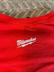 Milwaukee Red Tshirt Xlarge Short Sleeve Logo 100% Cotton Gildan See Measurement