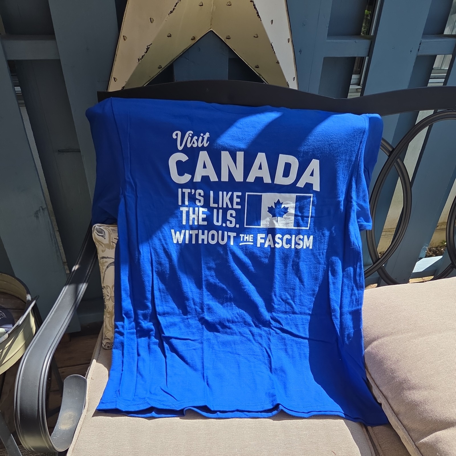 Pop Culture CANADA T-Shirt Brand NEW