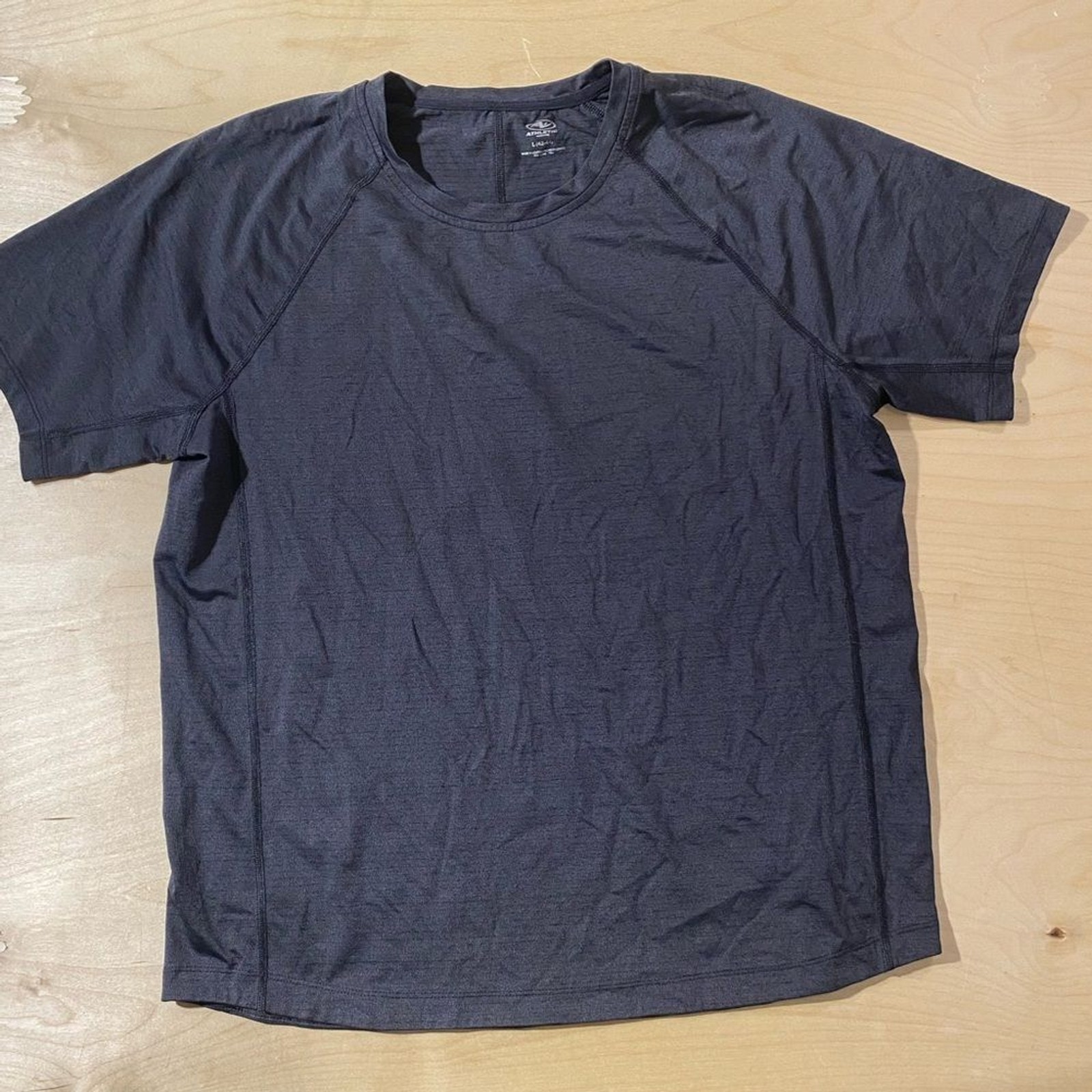 Athletic Works Dark Gray Short Sleeve Tee Large (42-44) (OX) gallery