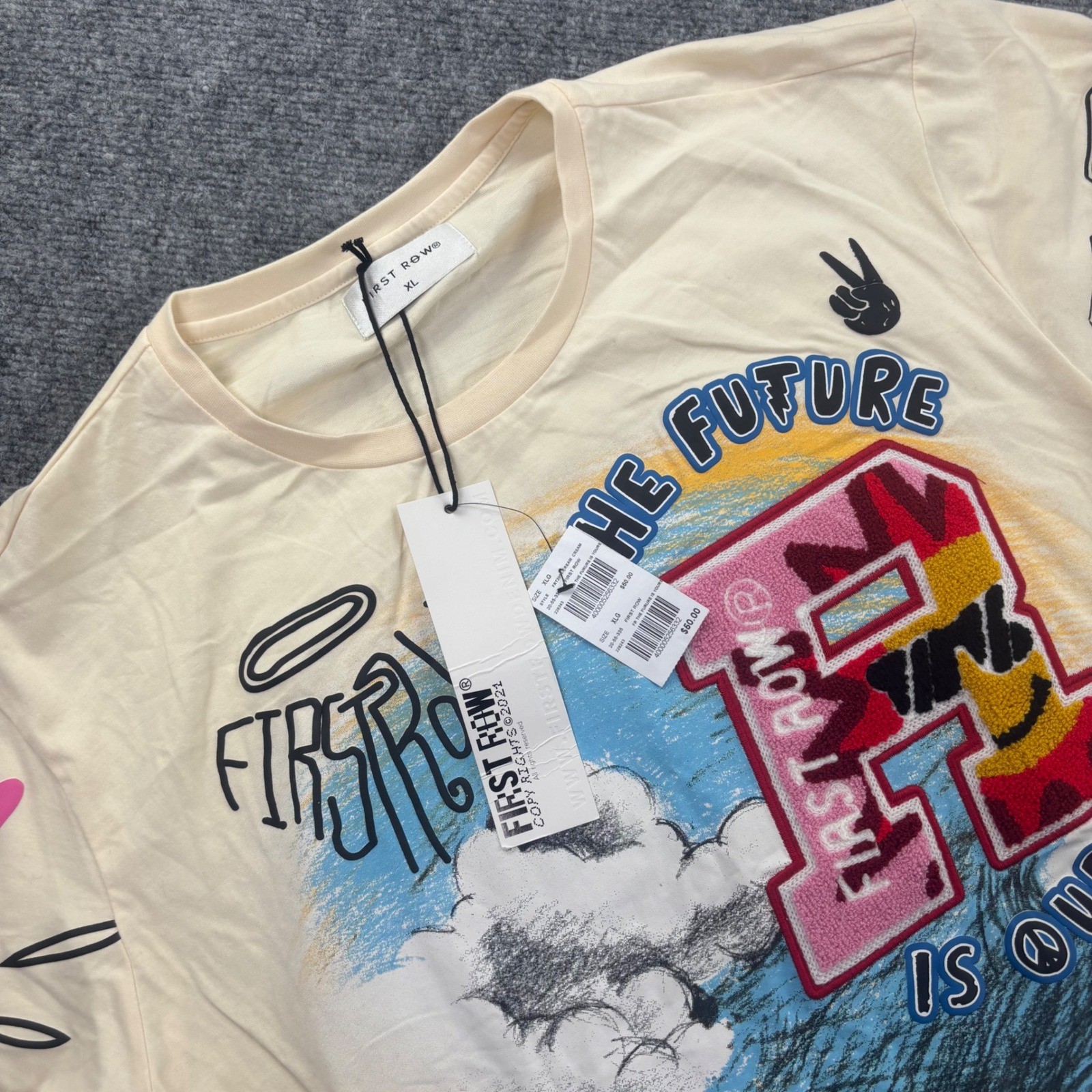 First Row Graphic T-Shirt XL Cream The Future Is Ours Mens gallery