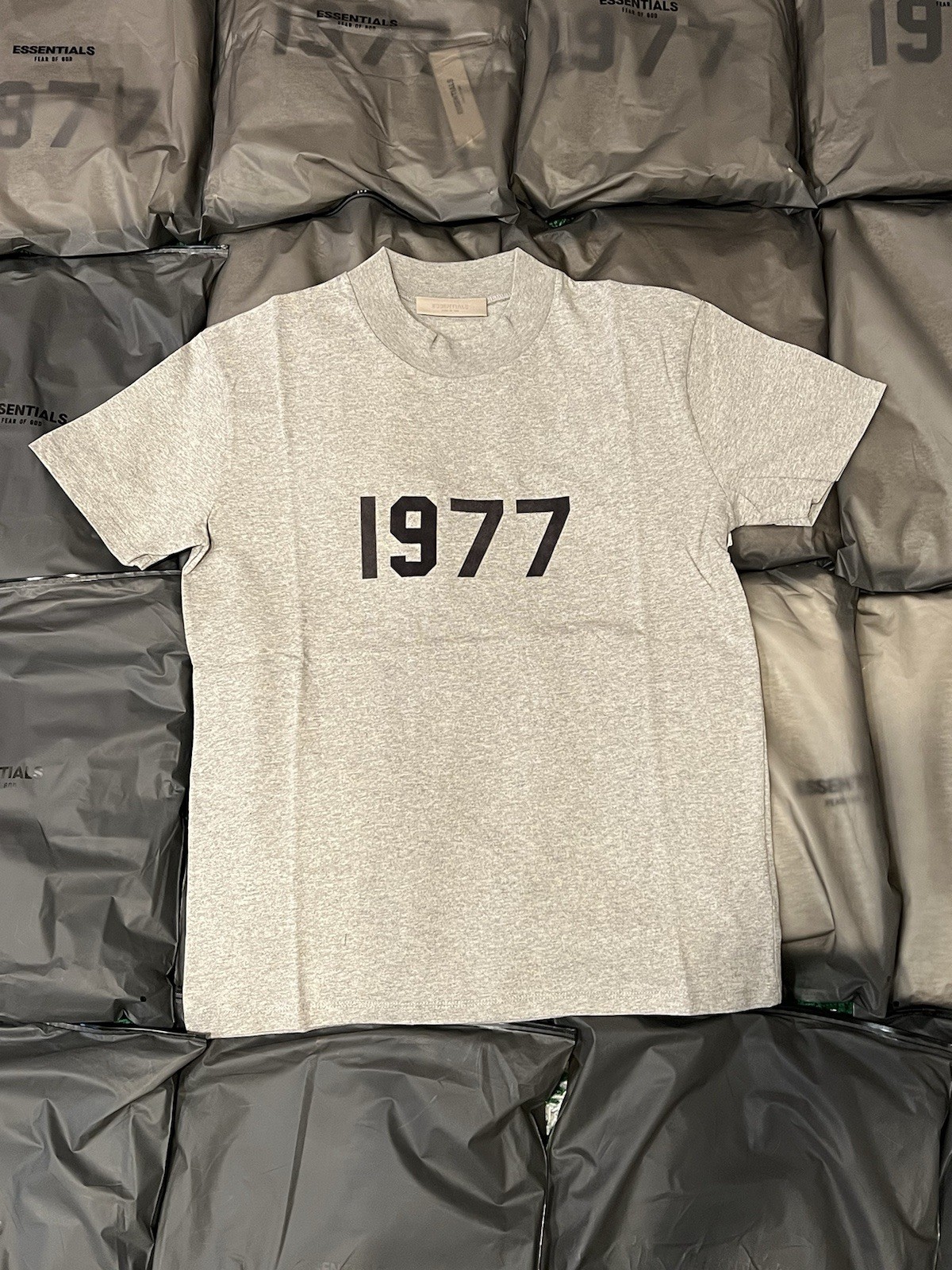 Fear of God Essentials 1977 Dark Oatmeal Tee Size L gallery