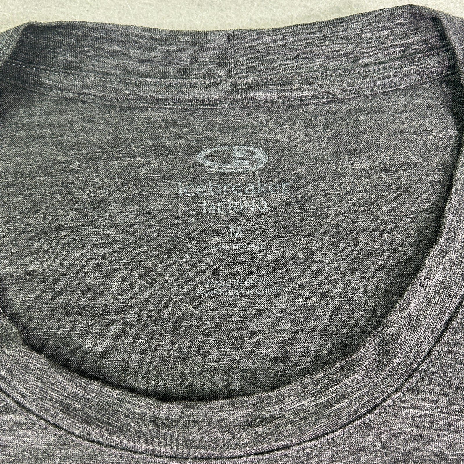 Icebreaker Merino Wool Blend T-shirt Men's Medium Grey Short Sleeve Crew Graphic gallery