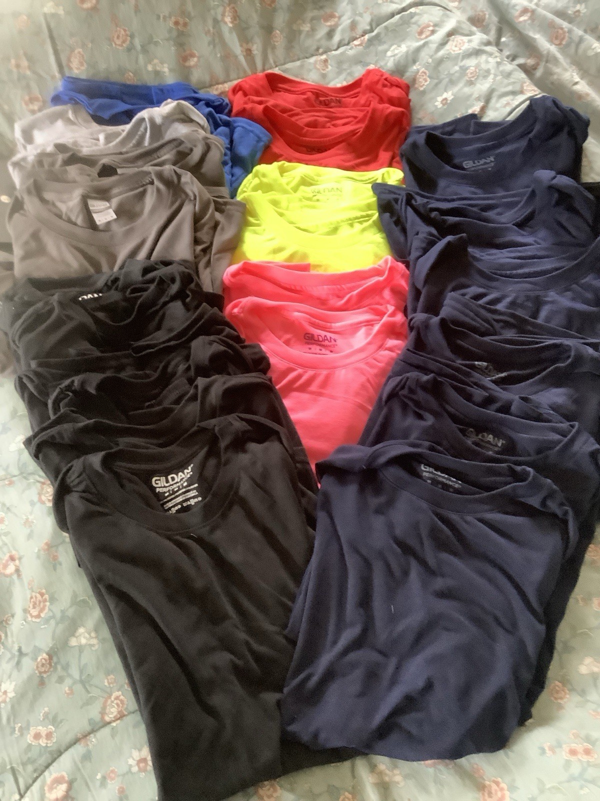 Lot of 24 Gilden Performance Medium Short Sleeve T Shirts NWOT 100% Polyester gallery