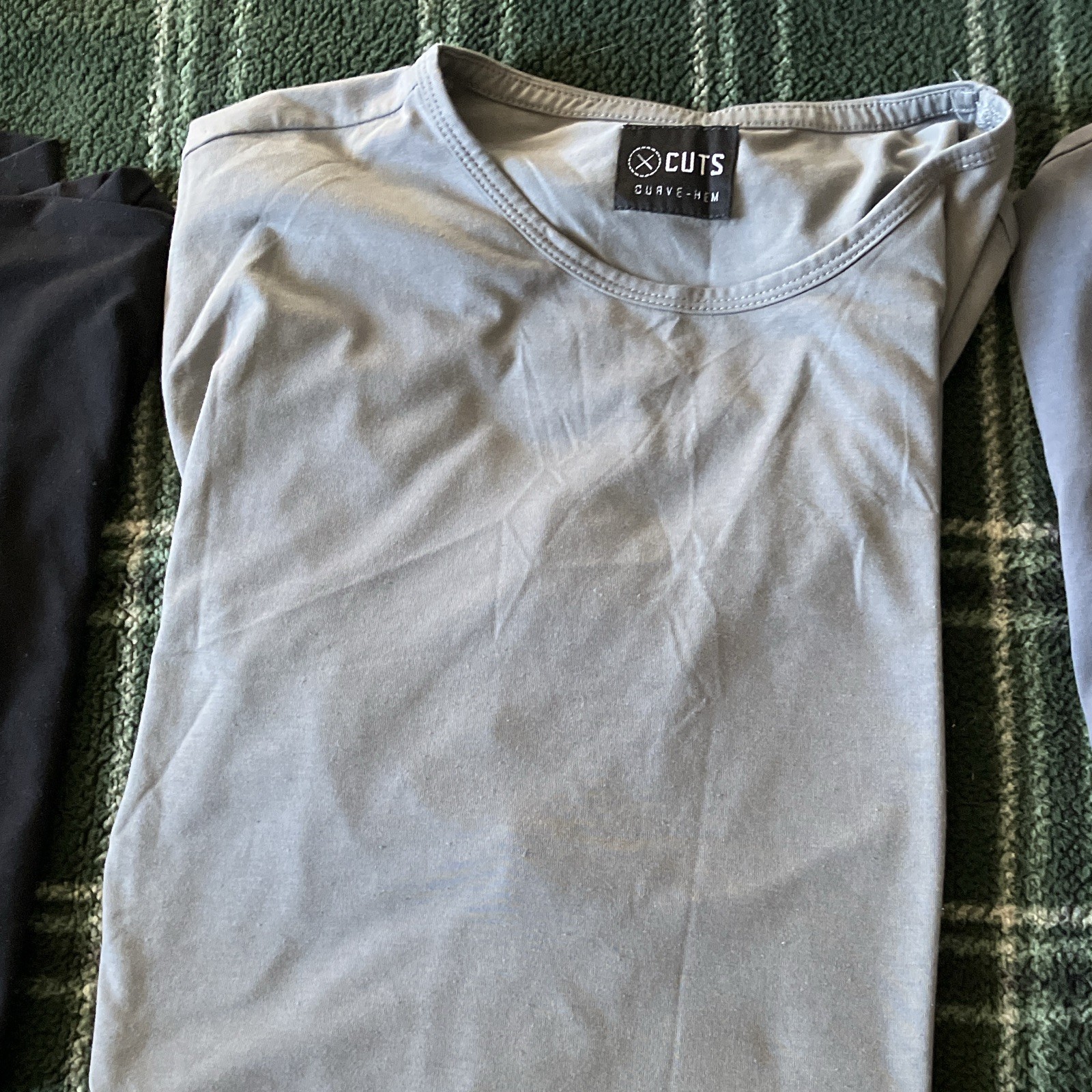 Cuts T-Shirt Lot Multicolor Curve-Hem & Split-Hem XL/L Sizes gallery