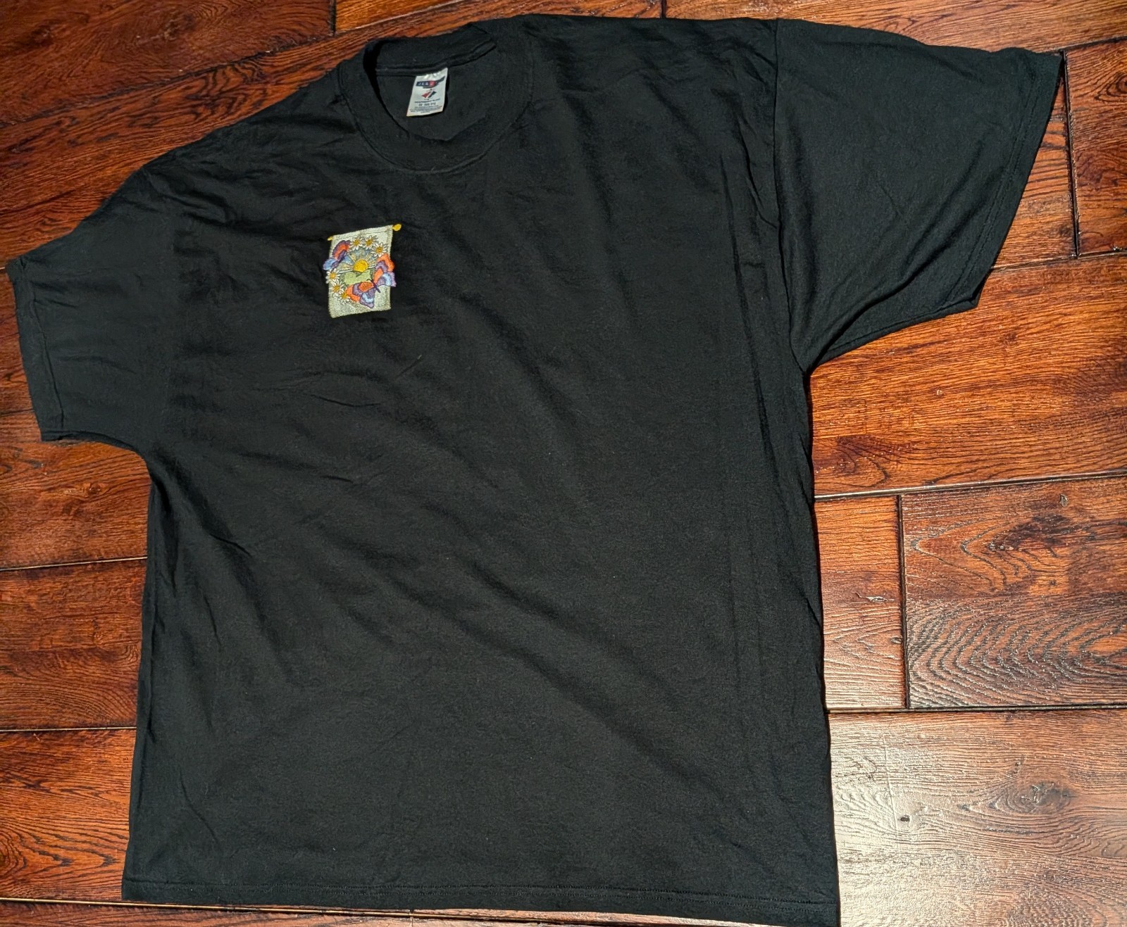 Jerzees Men'sHeavyweight Blend T-Shirt w/ Embroidred Patch Flowers Butterfly 3X gallery