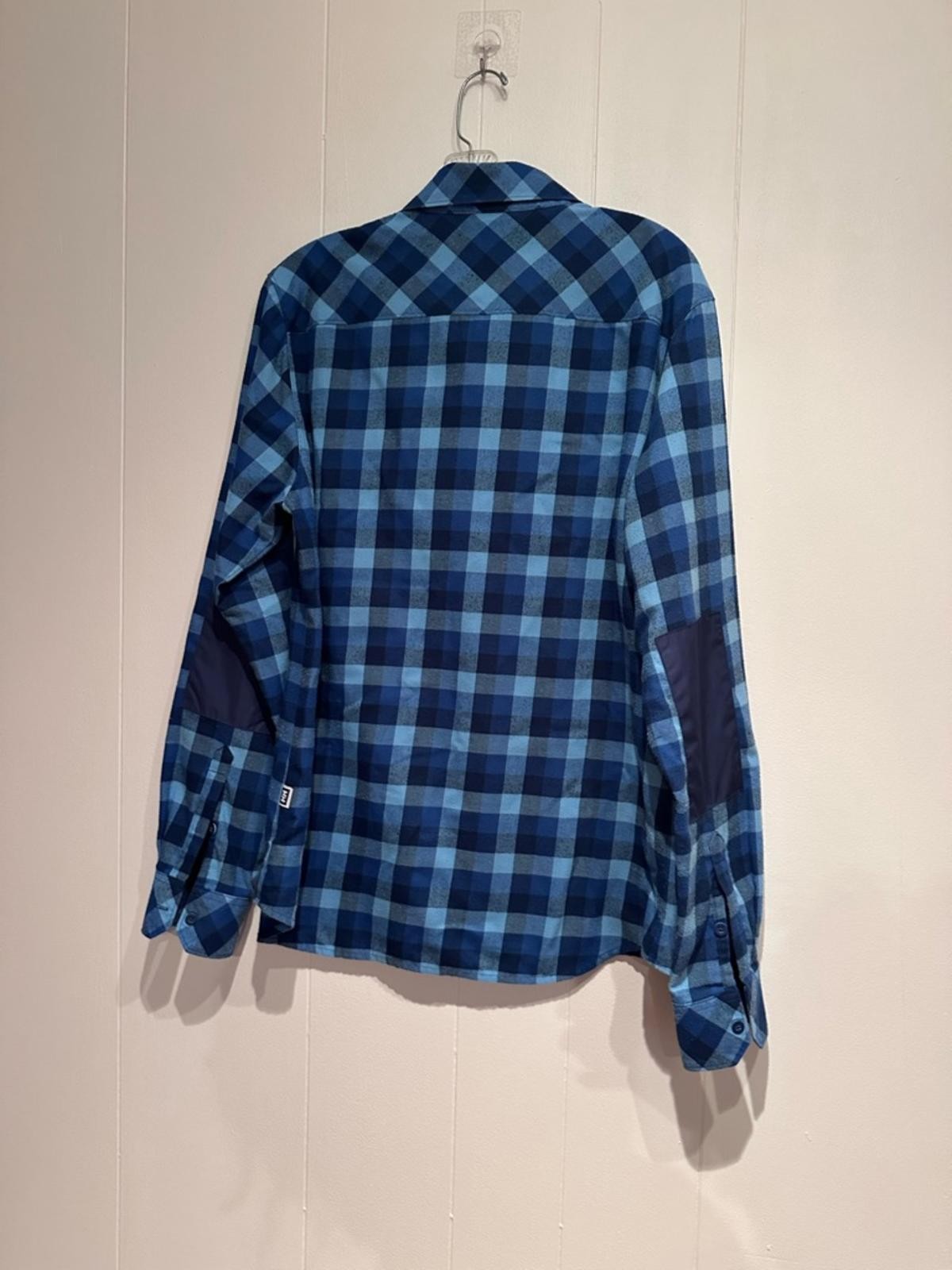Helly Hansen Plaid Button Down Shirt Men M Blue Outdoor Hiking Flannel gallery