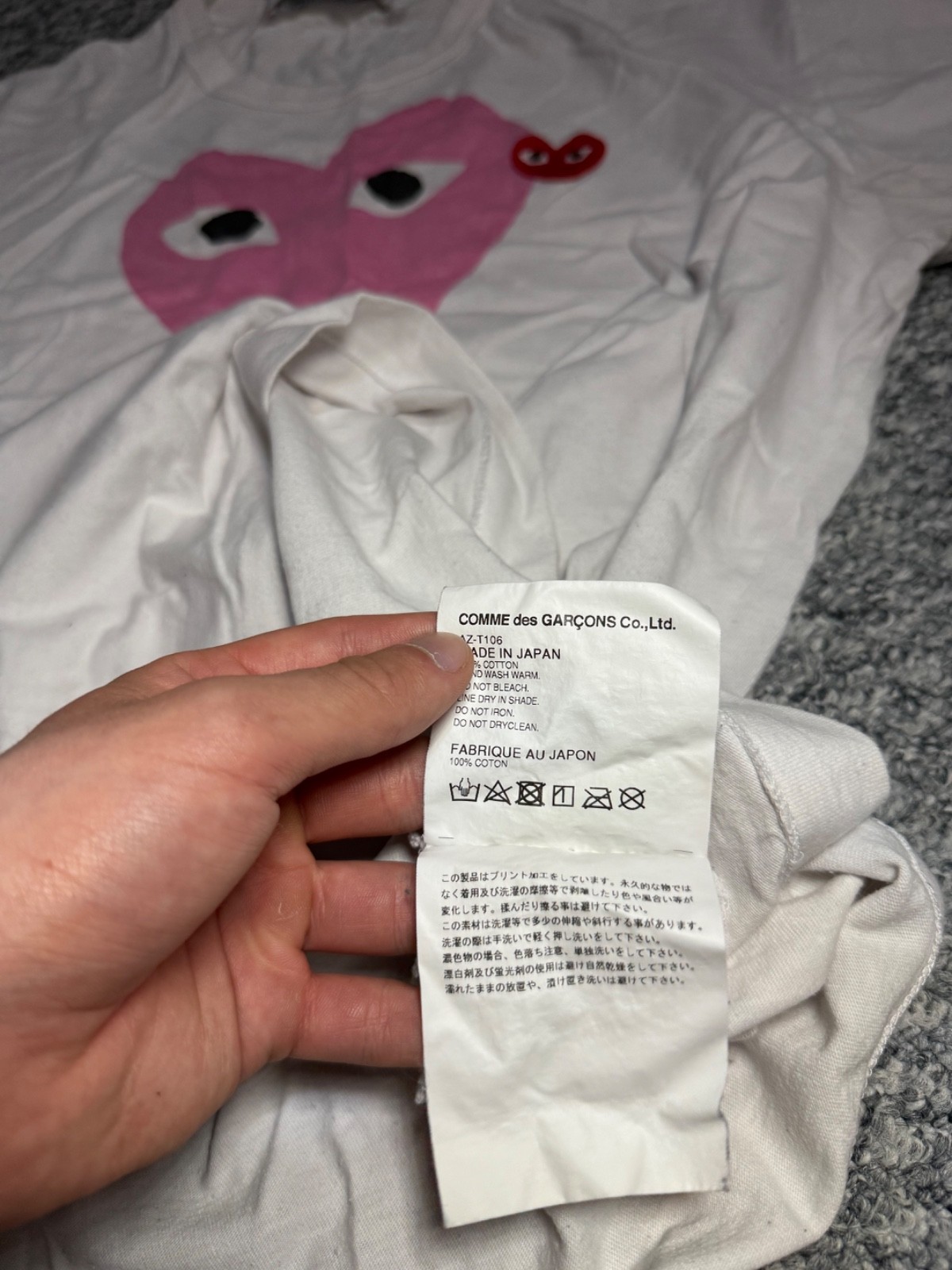 Comme des Garcons PLAY Men's T-Shirt White Big Pink Heart Logo Size L Tee gallery
