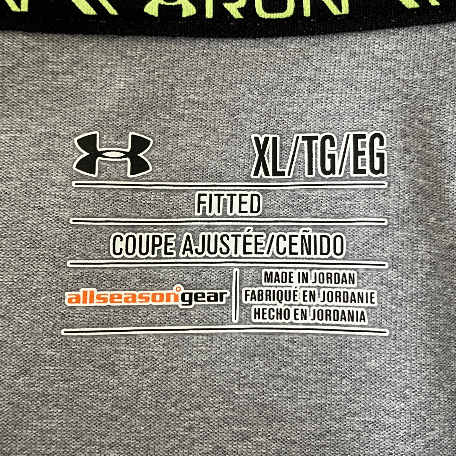 Under Armour 1/4 Zip Shirt Men’s XL Gray Fitted All Season Gear Running gallery