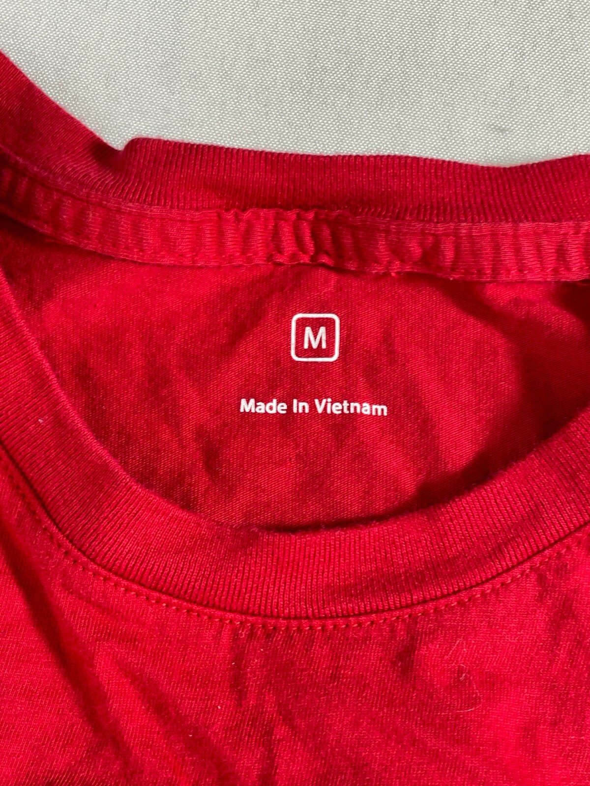 Apple Store Red Long Sleeve Employee Official Logo T-Shirt Men's MEDIUM gallery