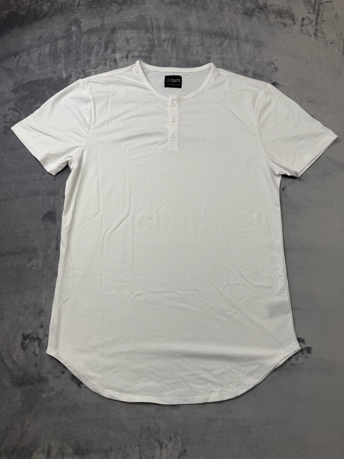 Cuts Clothing Elongated Henley T-Shirt Men's XL White gallery