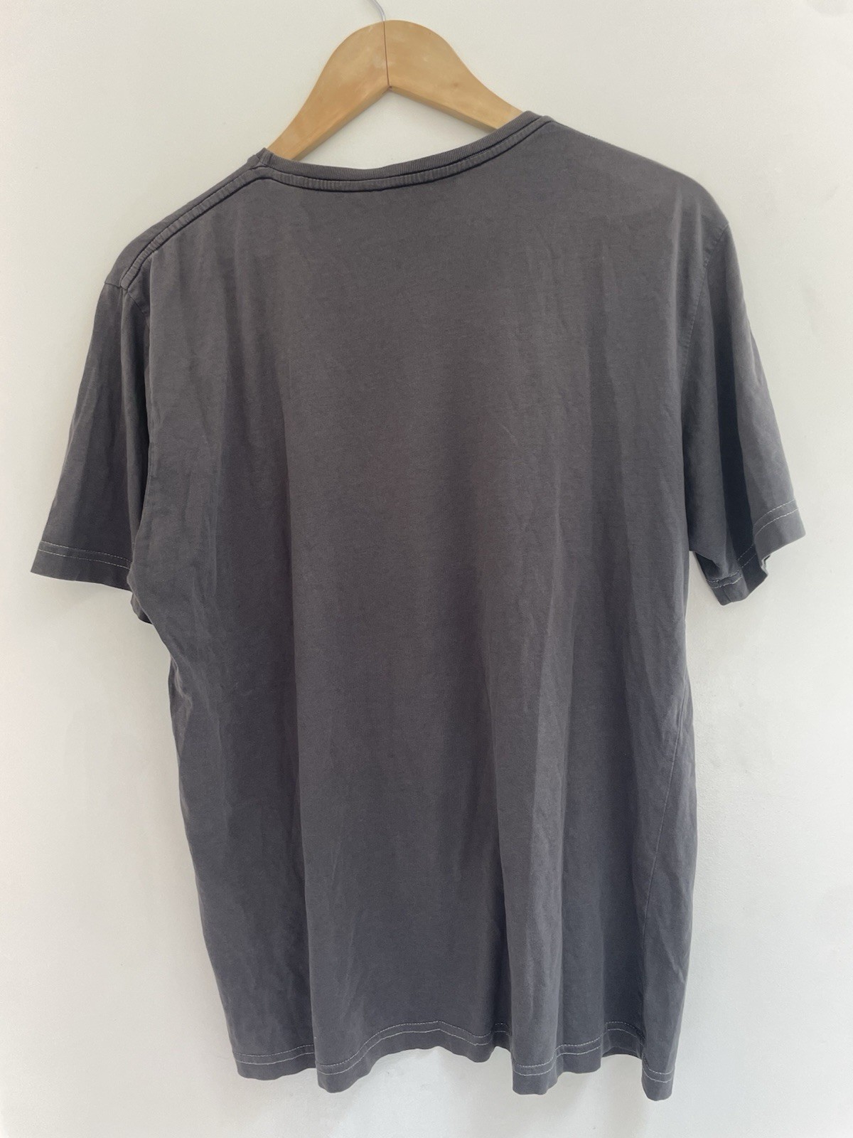 Esprit Men's Surfer Graphic 100% Cotton Crewneck Short Sleeve Shirt Dark Gray L gallery
