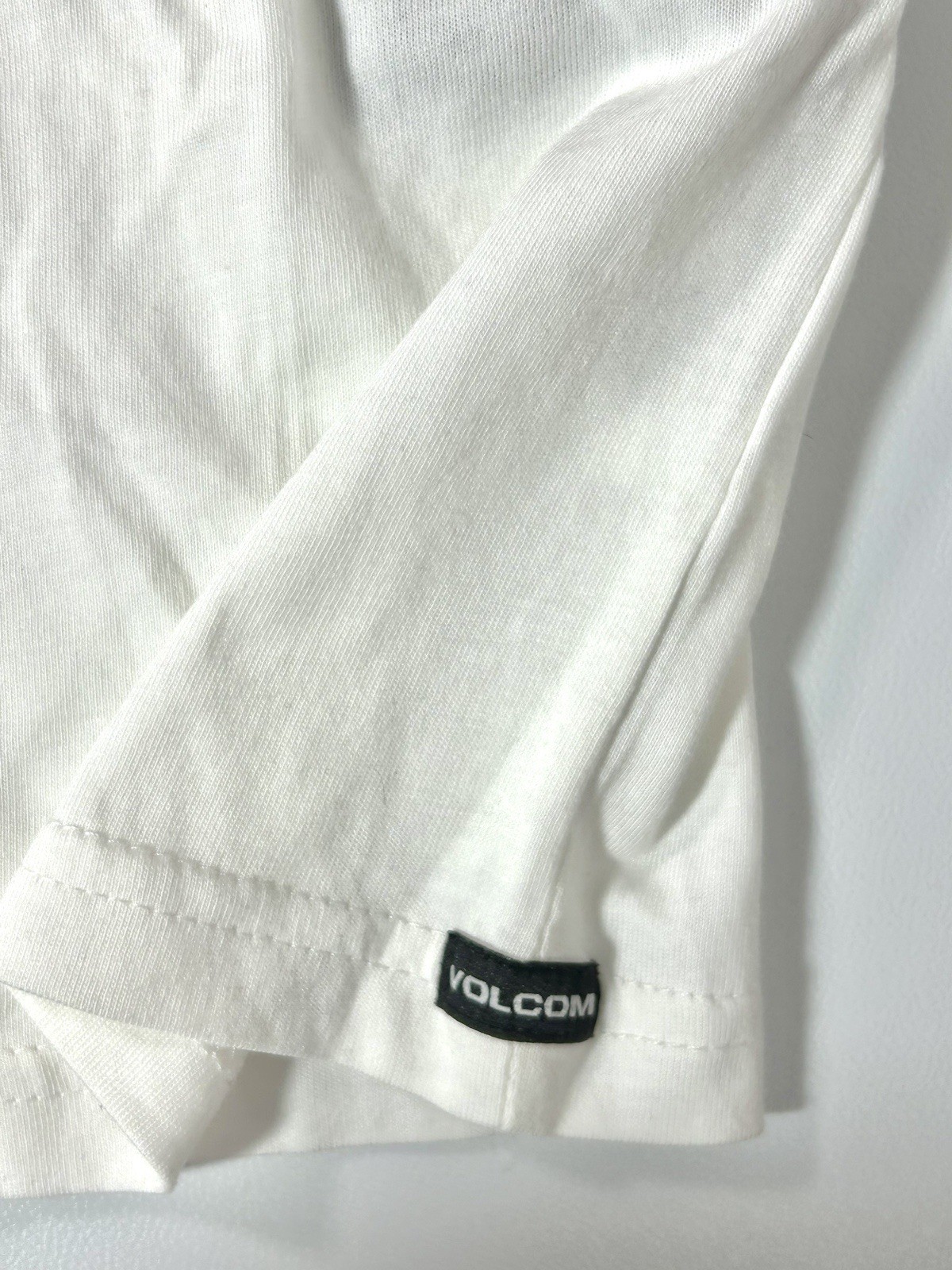(See Pics) L Volcom Electrode Circle Logo White Red Blue Surf Shirt gallery