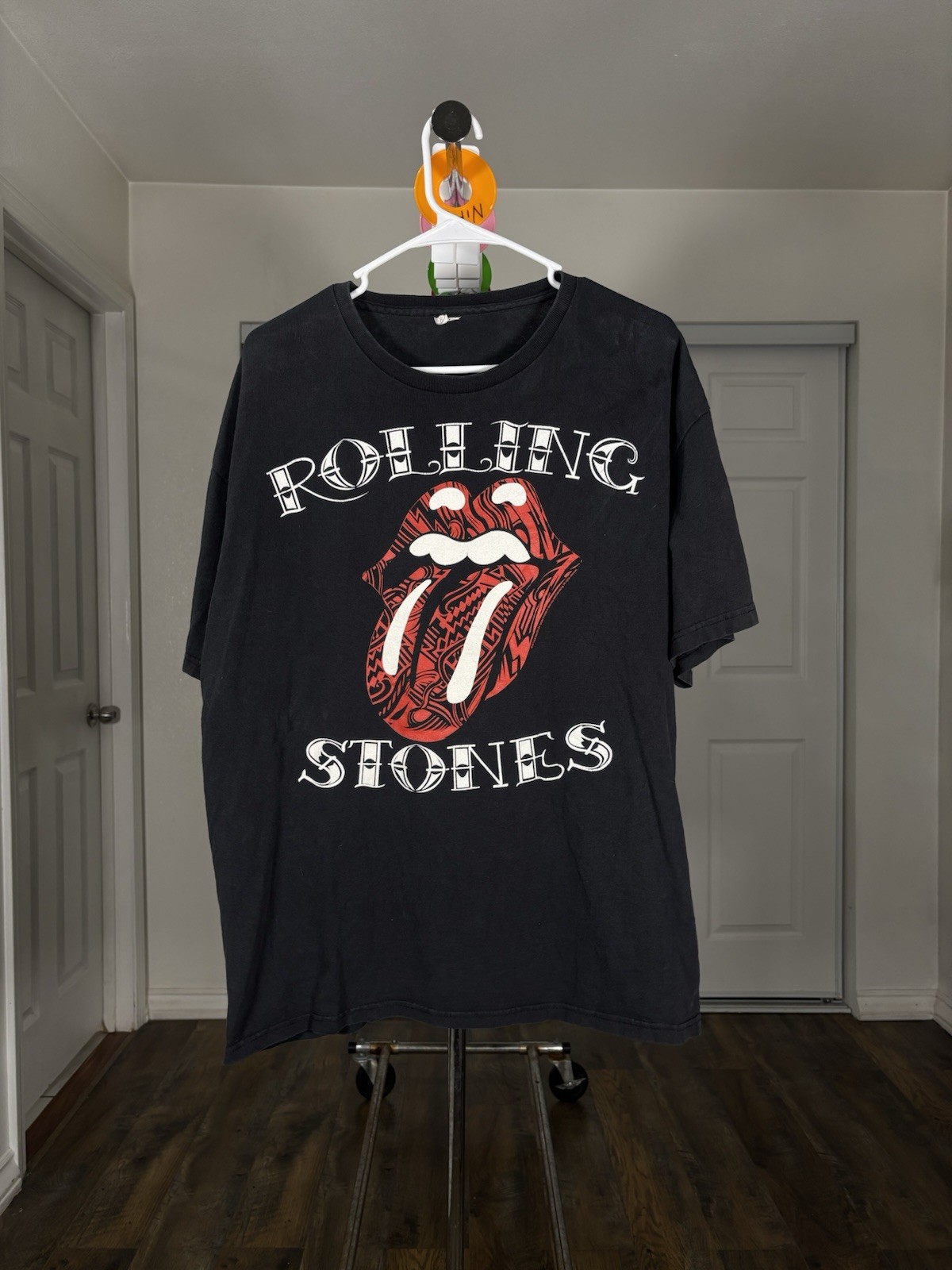Delta Pro Weight Rolling Stones Tongue Logo Men's Black Graphic Tee Size M gallery