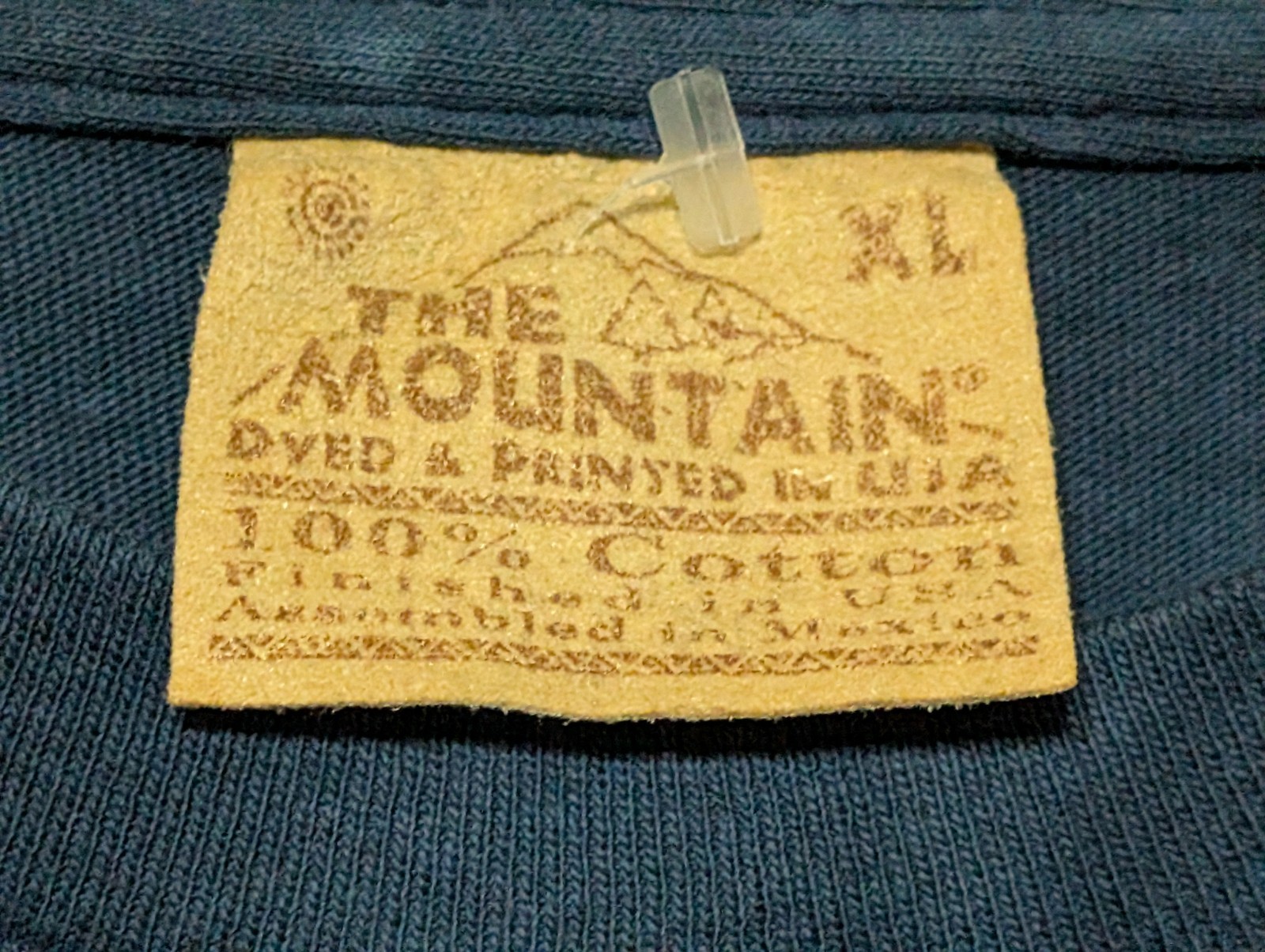 The Mountain Mens T-shirt Blue Native Wolf Spirit Leather Tag XL #3746 NWOT gallery