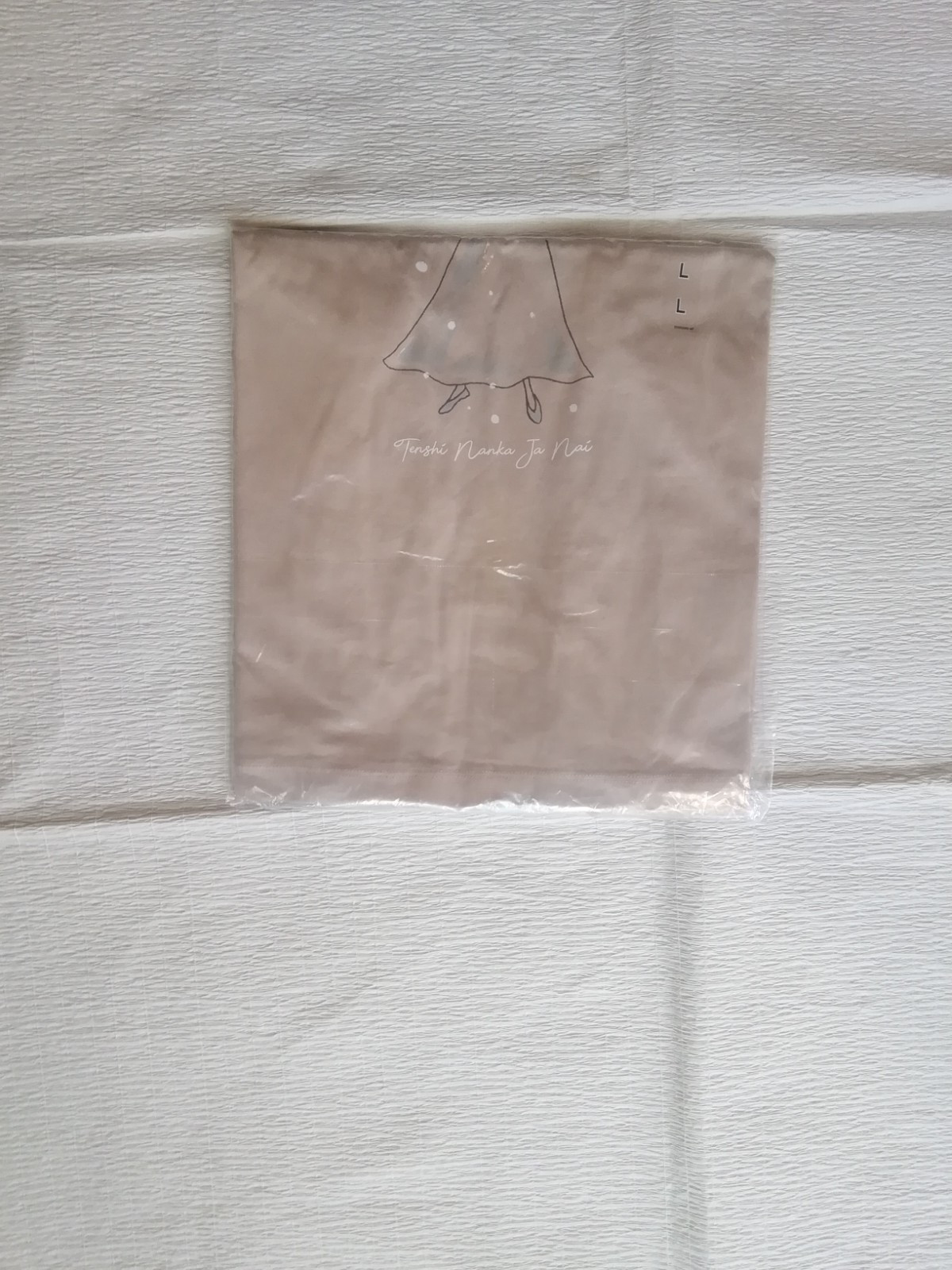 Uniqlo Ai yazawa Collection UT T-shirt ivory size L (chest 34-36 in) gallery