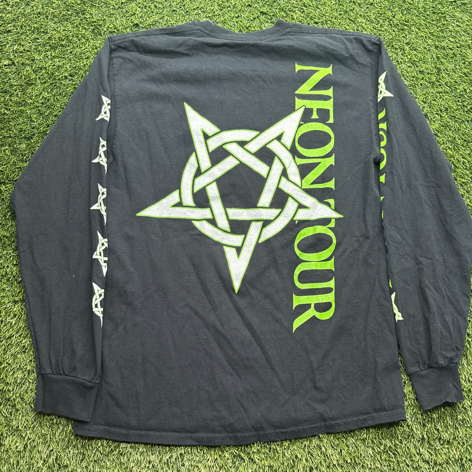 Playboi Carti 2018 Neon Tour Shirt Mens Medium M Long Sleeve Rap Tee gallery