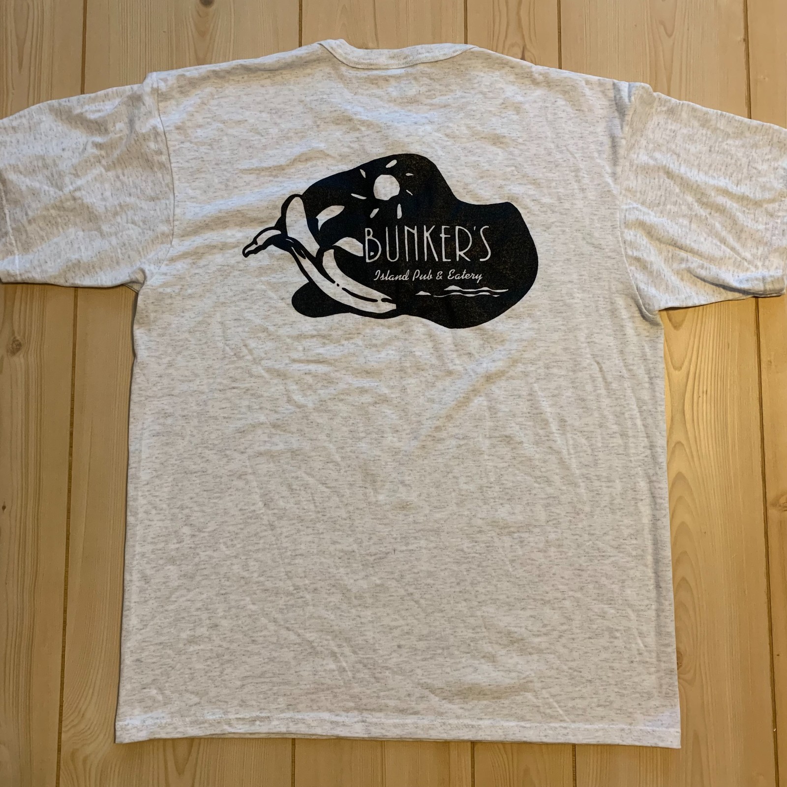 Vintage Sitzmarks Milwaukee WI Bunker’s Island Pub & Eatery Soffe T-Shirt Size L