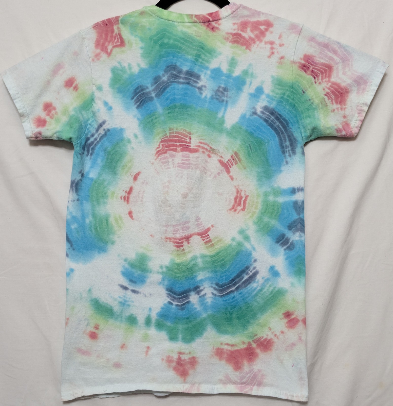 Handmade Tie Dye Bullseye Geode Pattern Rainbow Small Shirt 16" W X 26" L Flower gallery