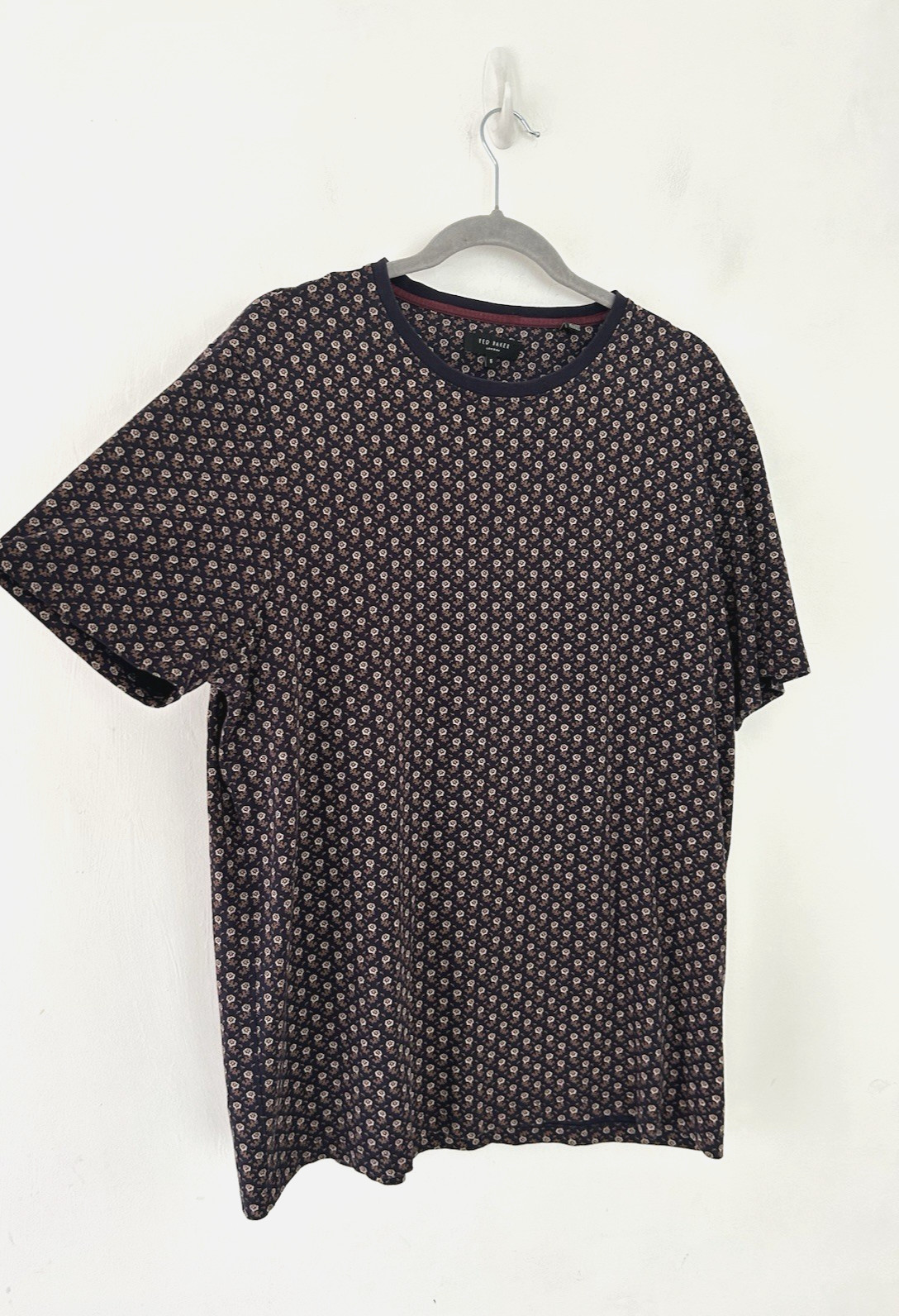 Ted Baker T-shirt Men's Floral Navy 100% Cotton Size 5 - UK XL gallery