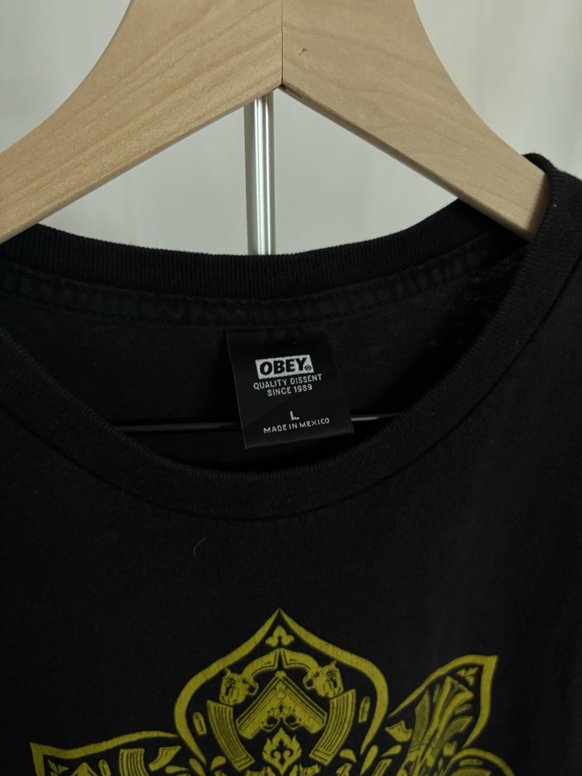 Obey Stop The Violence Graphic Print T-Shirt Black Yellow Men’s Large Crew Neck gallery