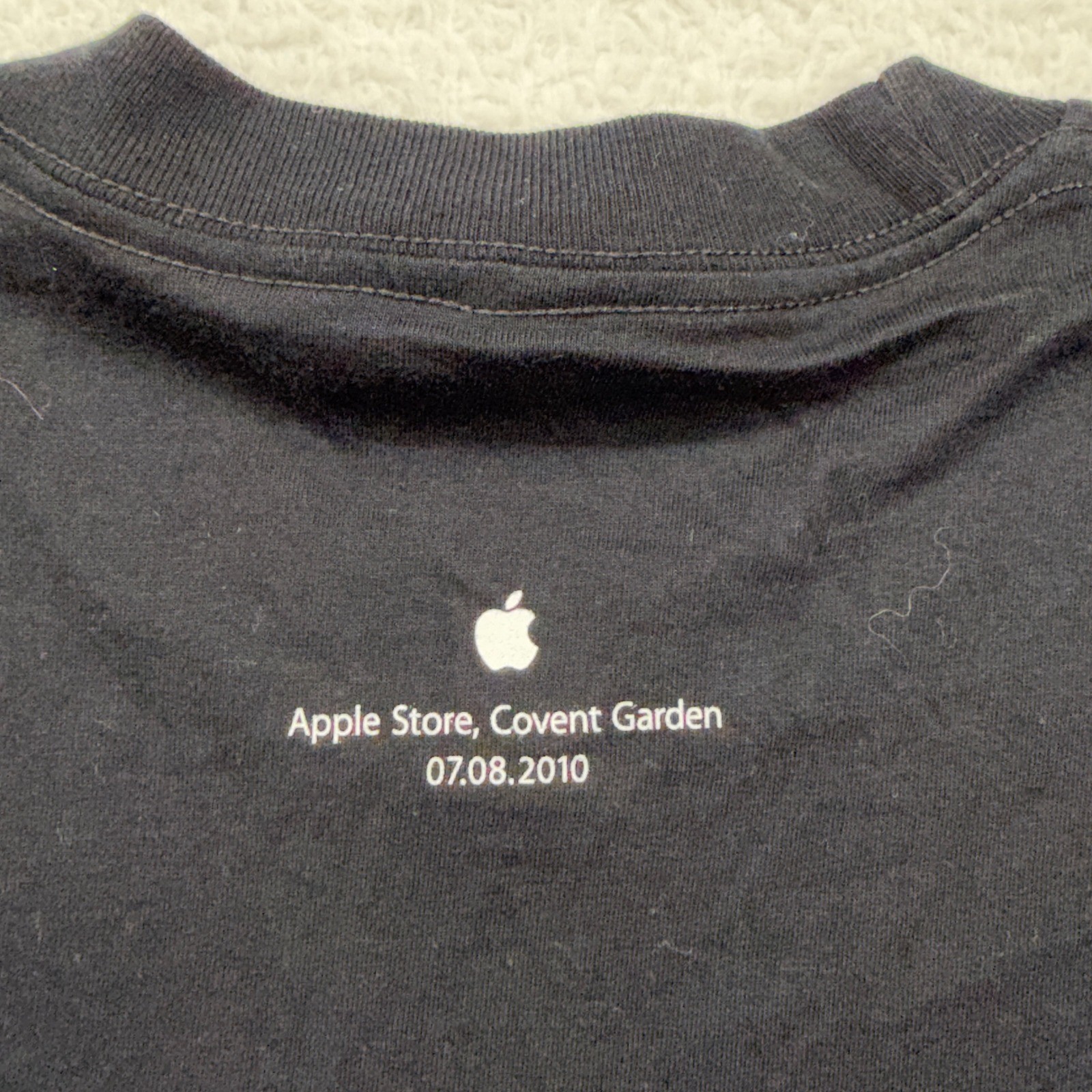 American Apparel Mens T Shirt Large Black Apple Employee Covent Garden Graphic gallery