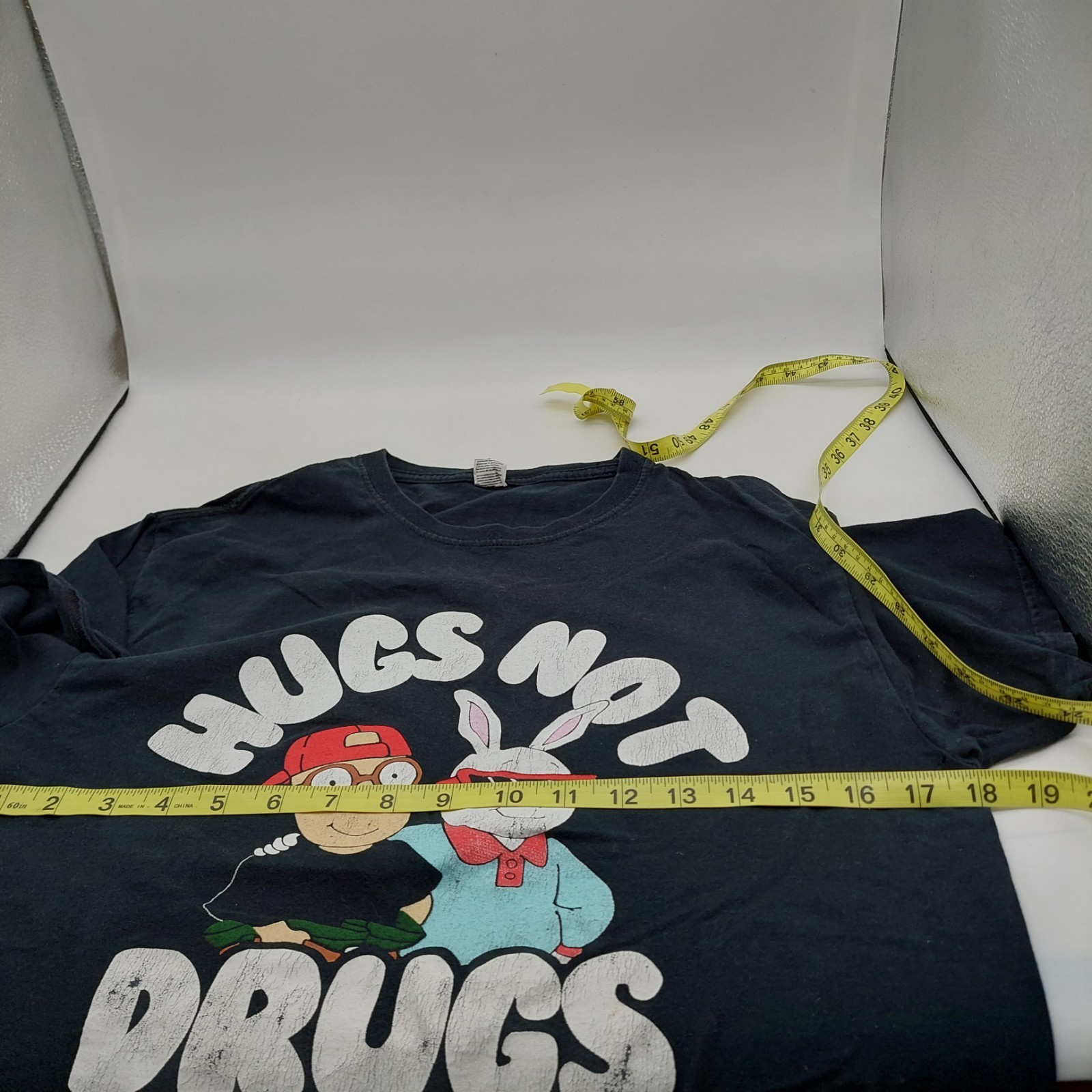 Arthur & Buster Hugs Not Drugs Graphic T-shirt Size medium 2001 Y2K Black READ gallery