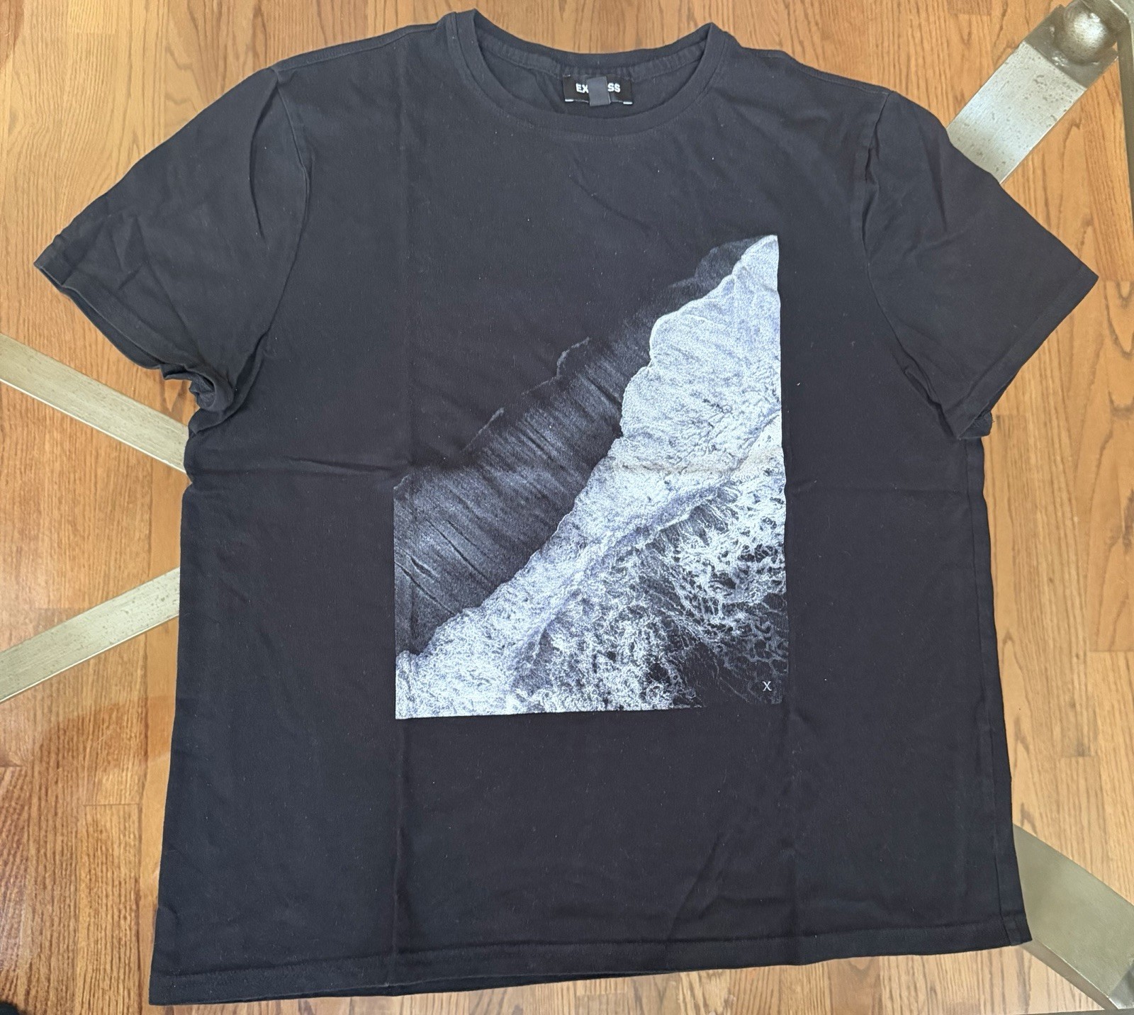 Express Men’s L Black Graphic Print Crew Neck Short Sleeve Regular T-Shirt gallery